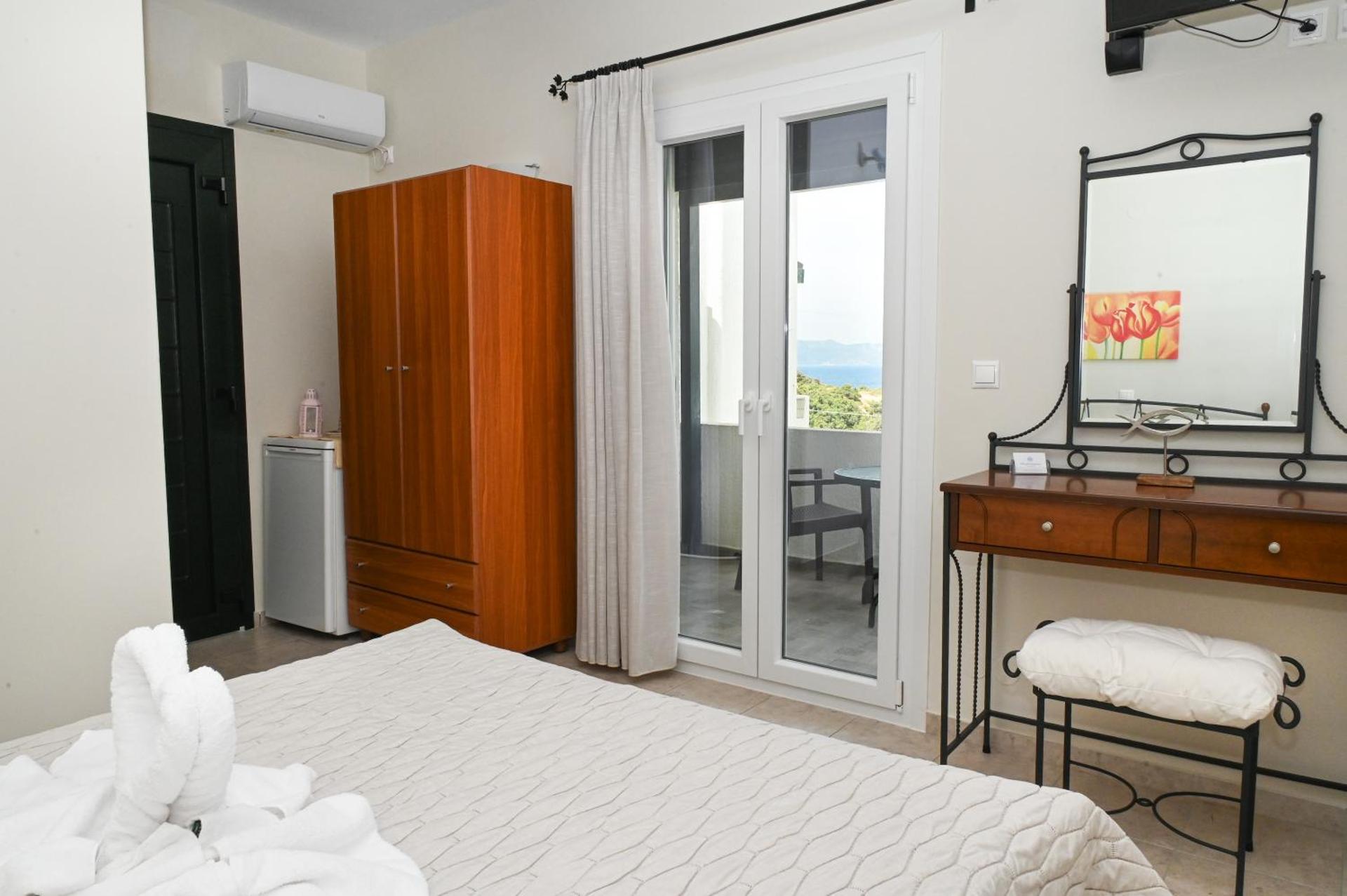 Akrothalassia - Photo 71