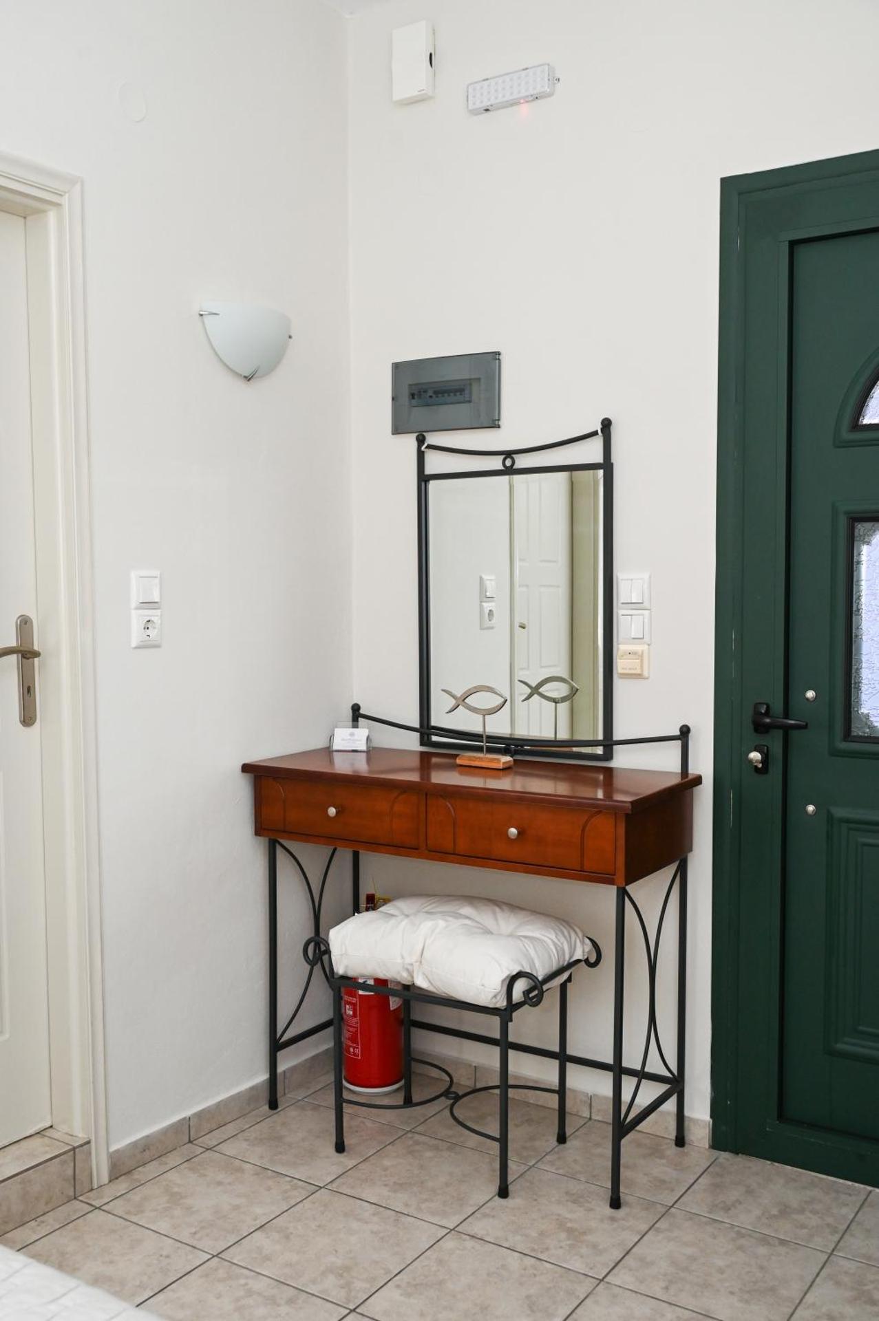 Akrothalassia - Photo 43