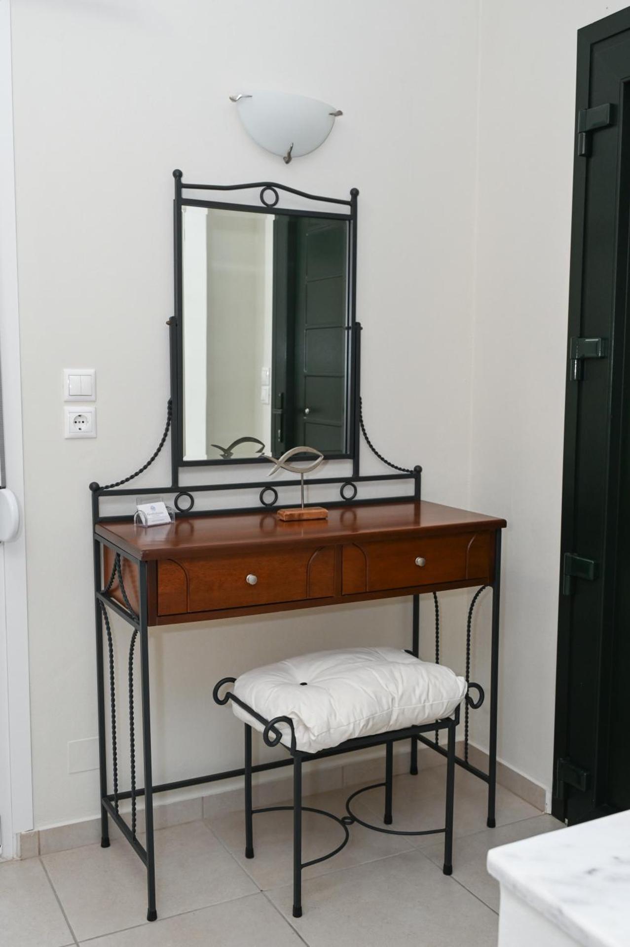 Akrothalassia - Photo 91