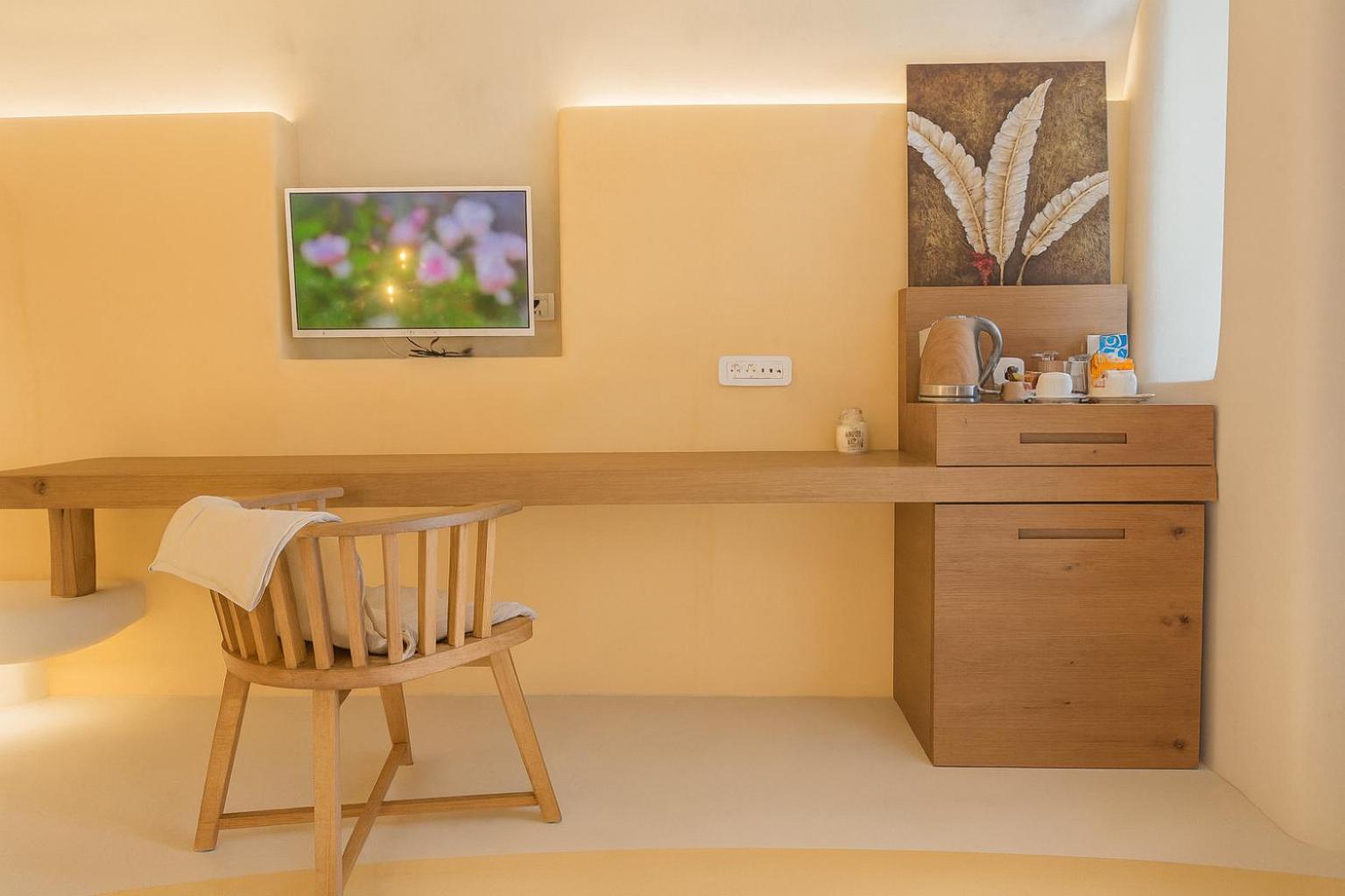 Chic Hotel Santorini - Photo 21