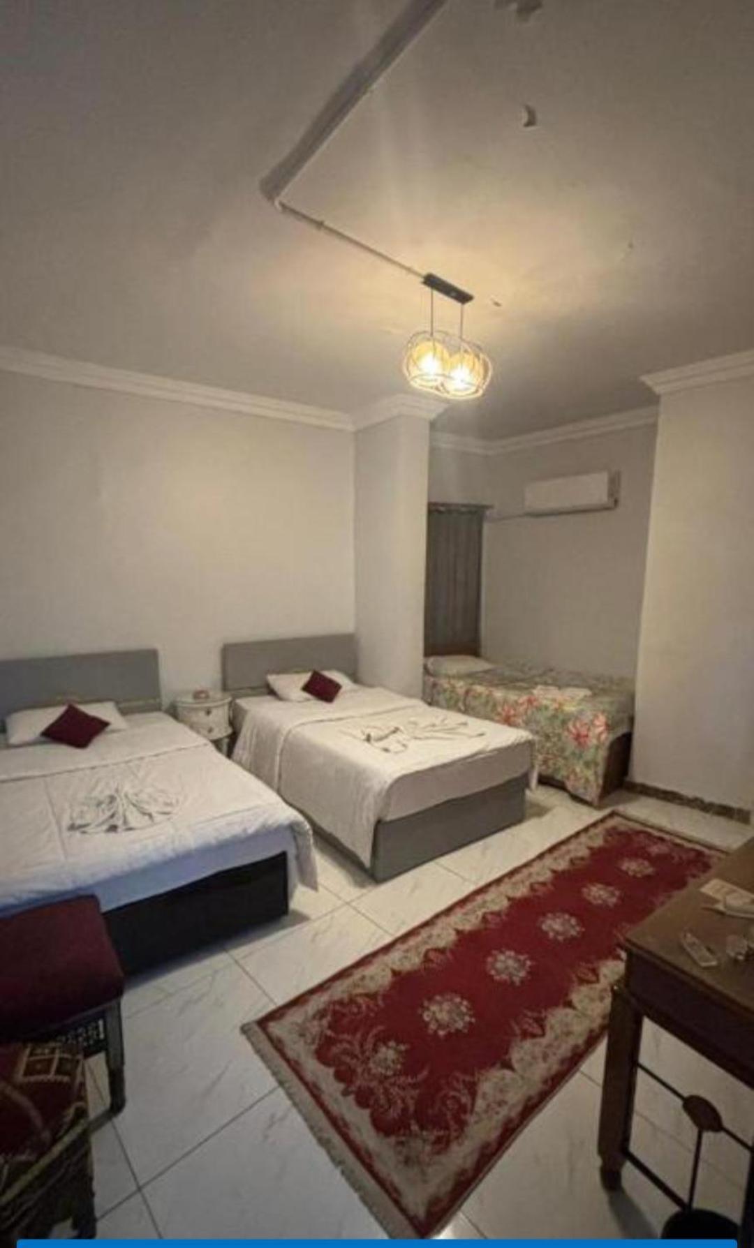 Falcon pyramids inn - Photo 115