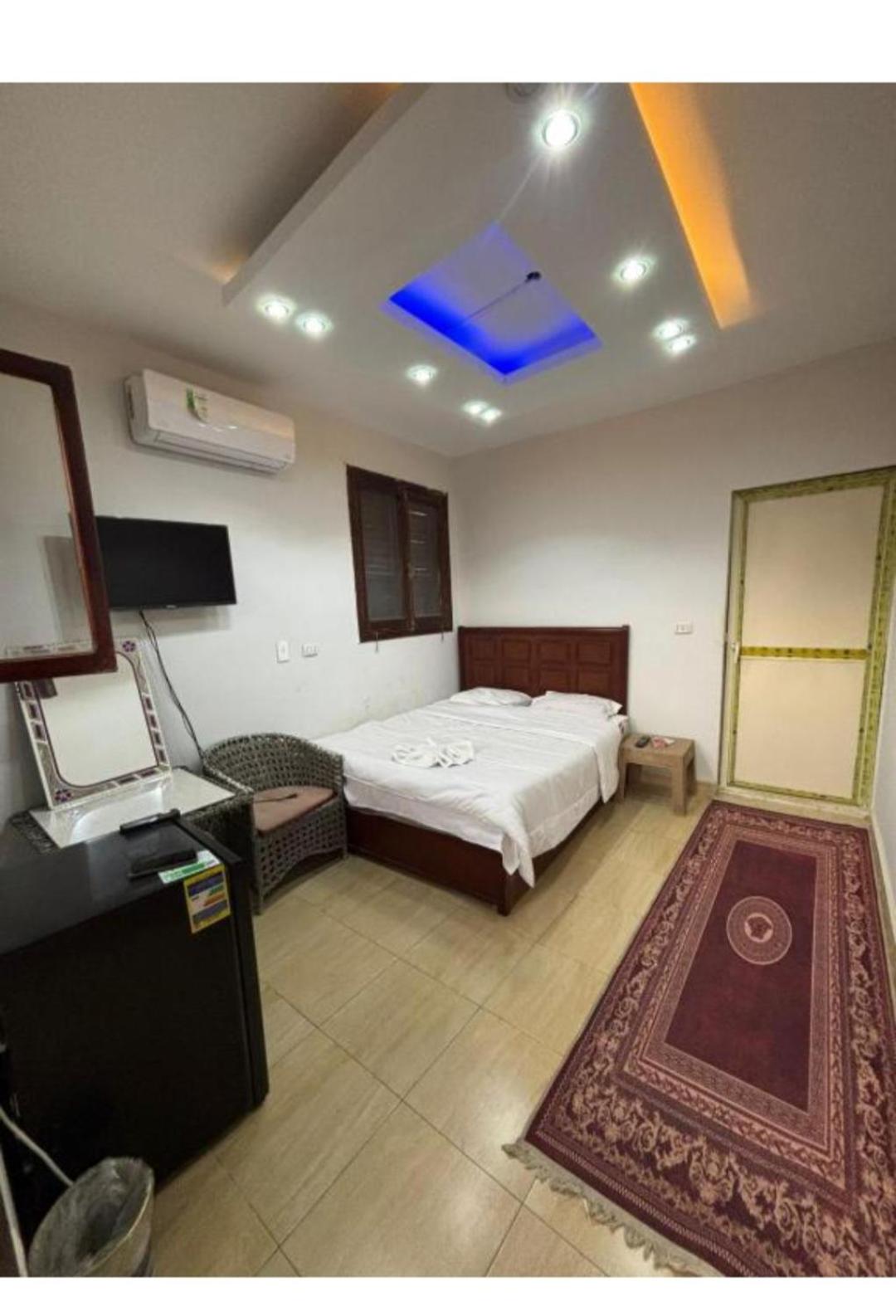 Falcon pyramids inn - Photo 117