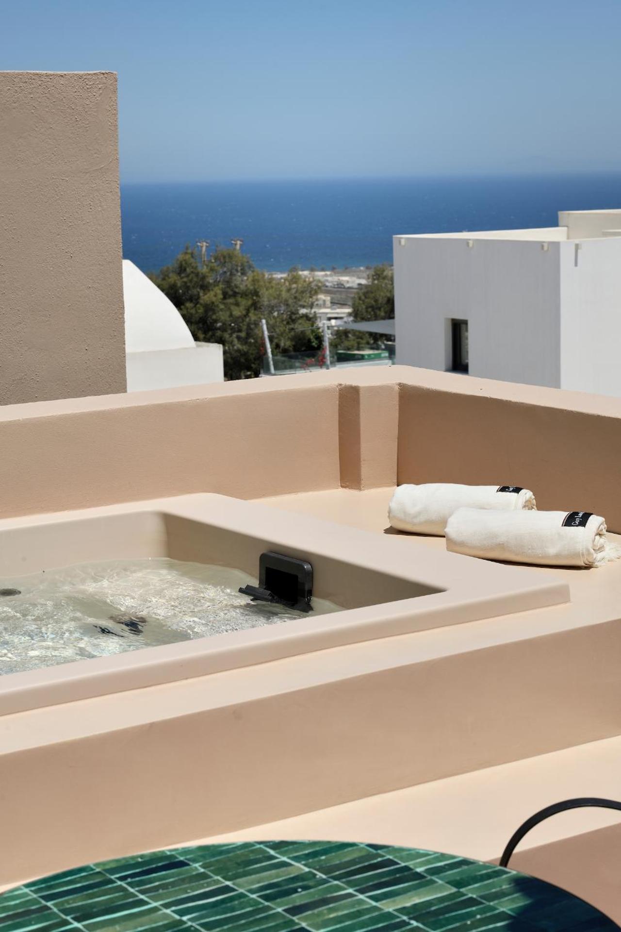 Tholos Junior Suite Sea View with Outdoor Jetted Tub