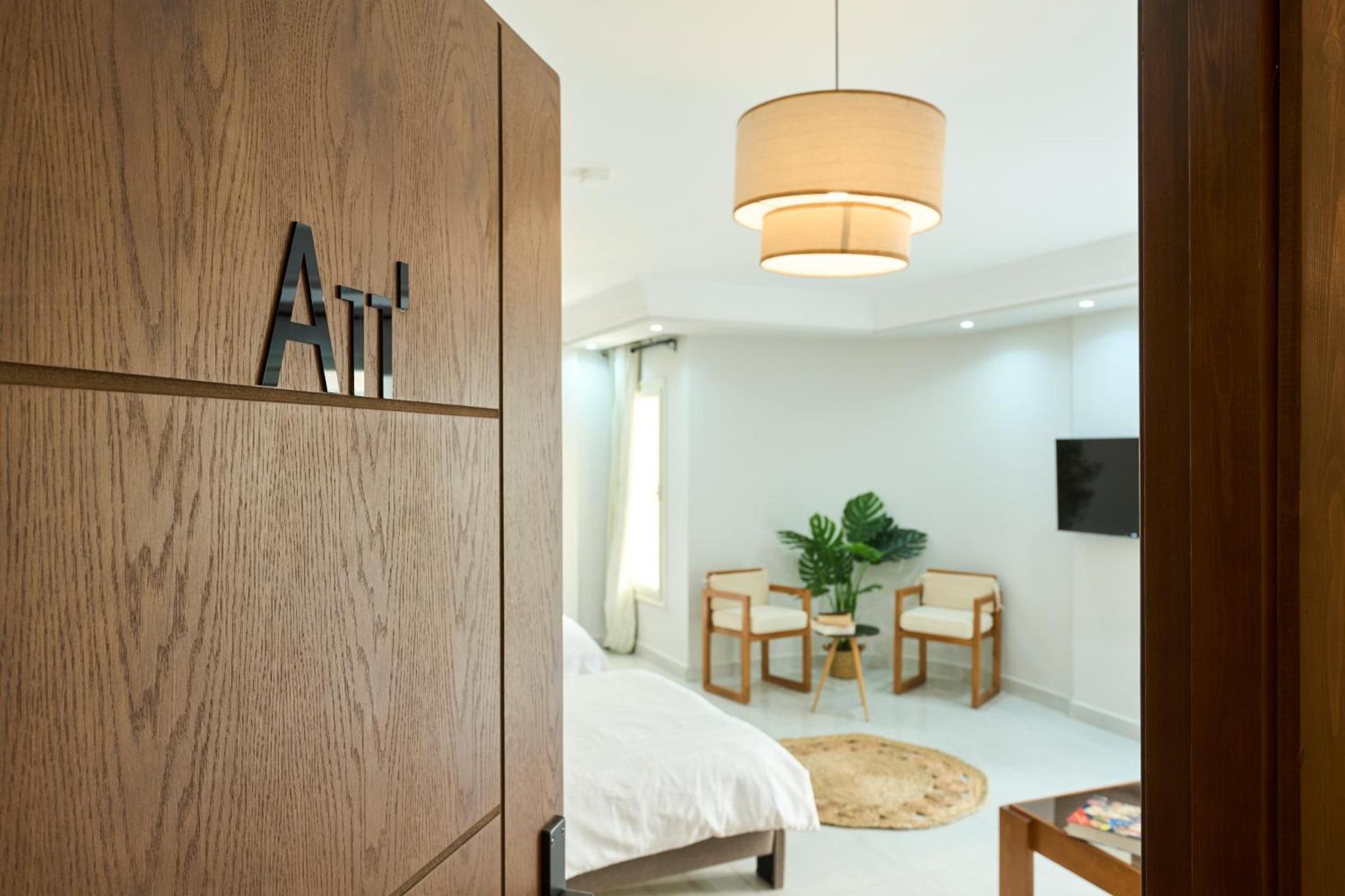 Jira Inn Hotel - چيران - Photo 64