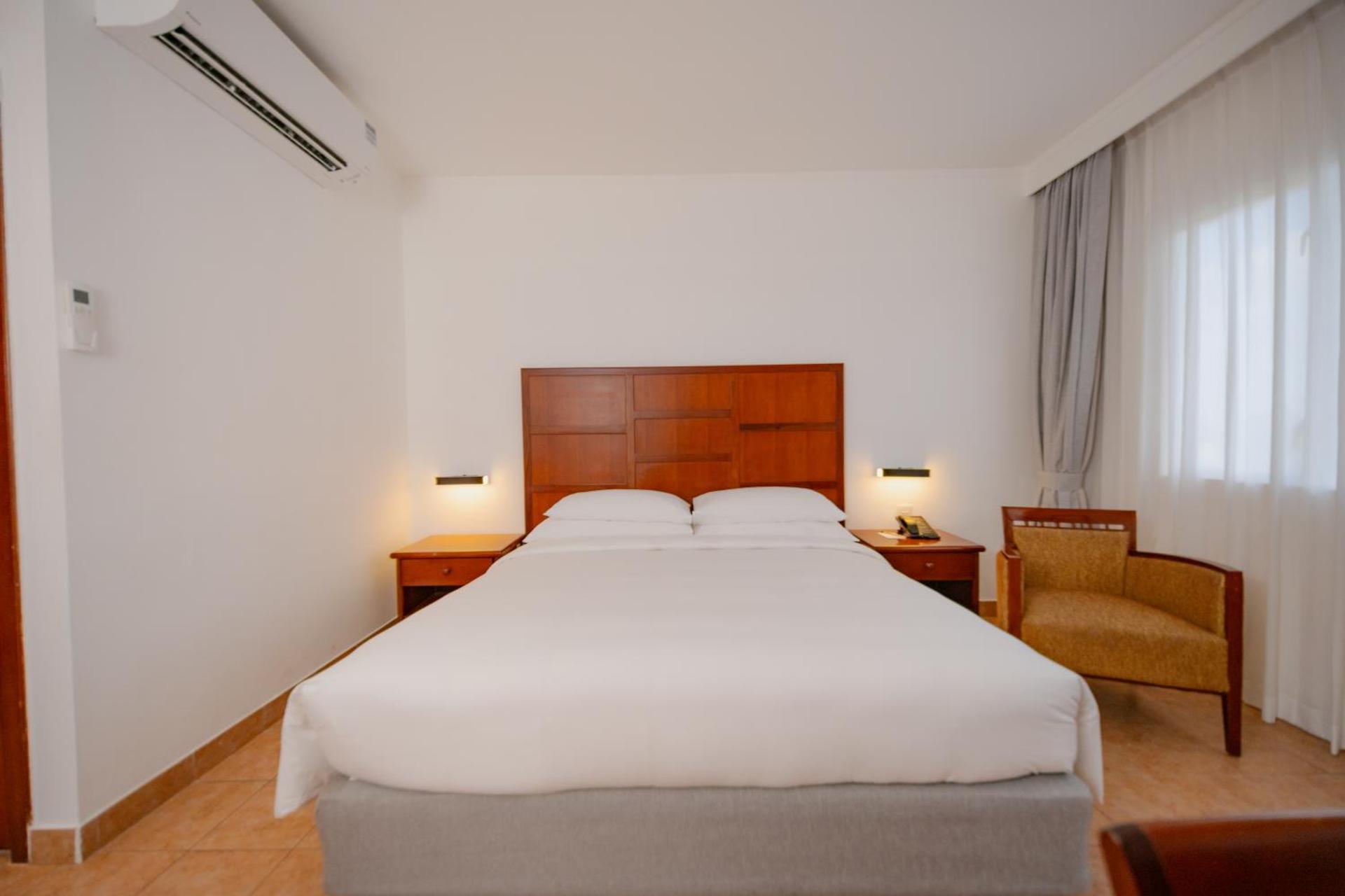 Hulhule Island Hotel- Private Beach Access & Airport Pick-up and Drop - Photo 17