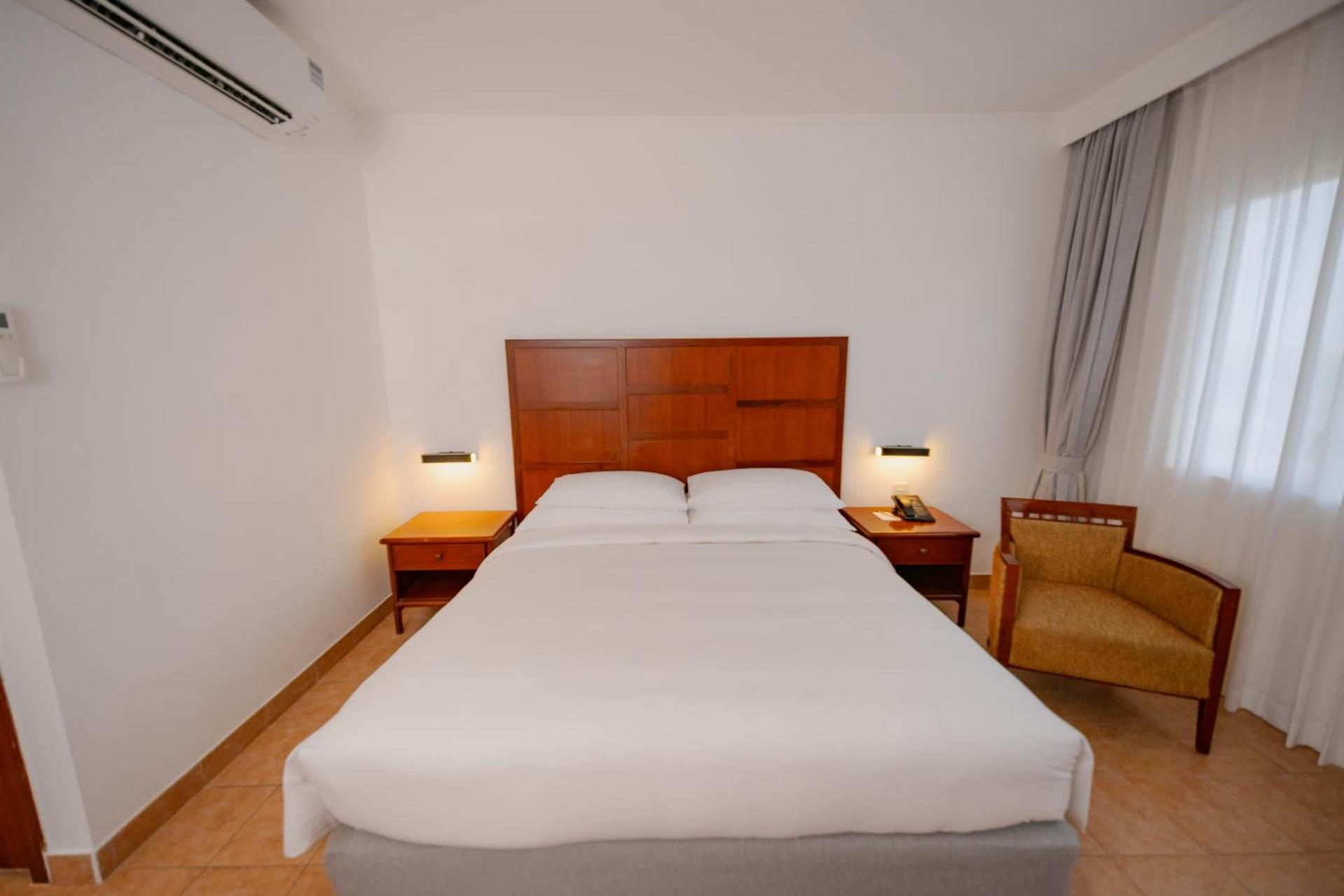 Hulhule Island Hotel- Private Beach Access & Airport Pick-up and Drop - Photo 19