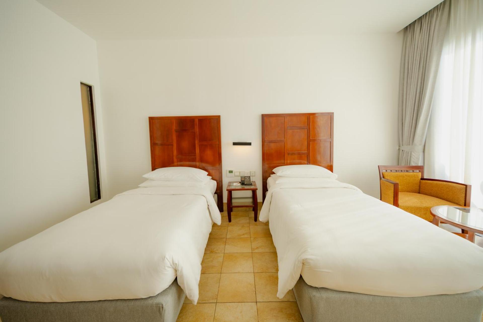Hulhule Island Hotel- Private Beach Access & Airport Pick-up and Drop - Photo 58