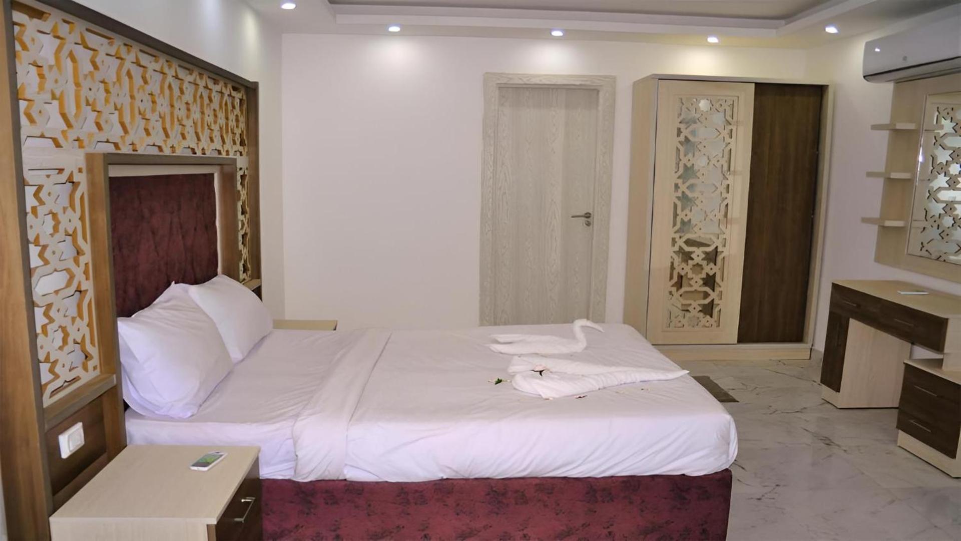 Queen T Suites All Inclusive resort - Photo 19