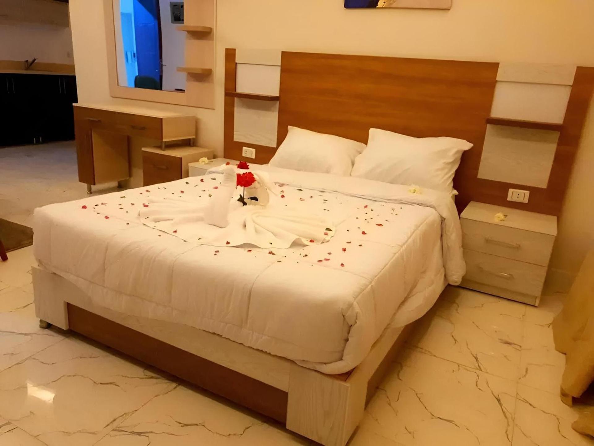 Queen T Suites All Inclusive resort - Photo 28