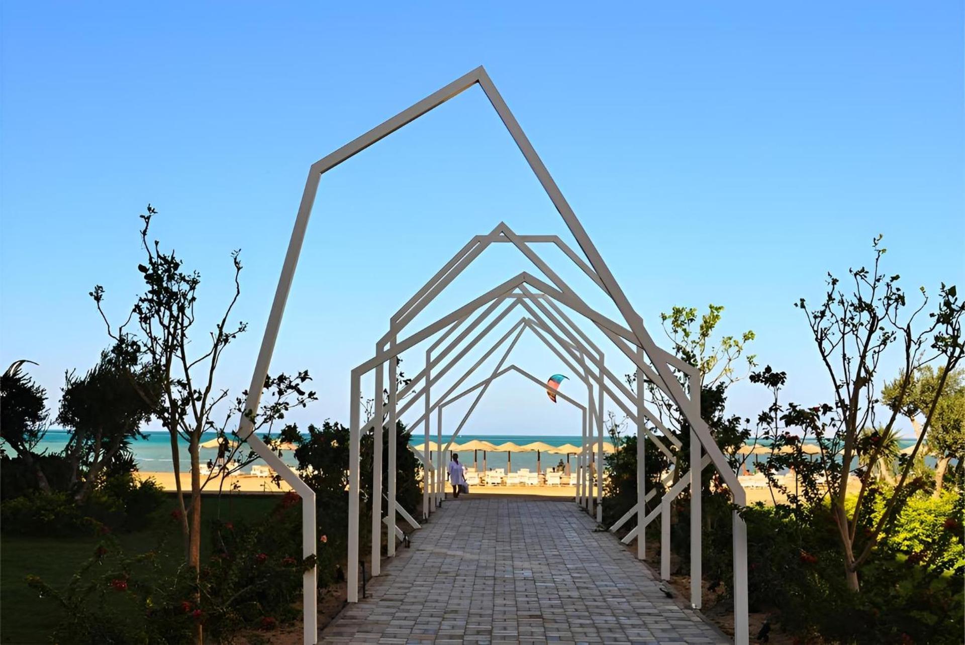 Queen T Suites All Inclusive resort - Photo 80