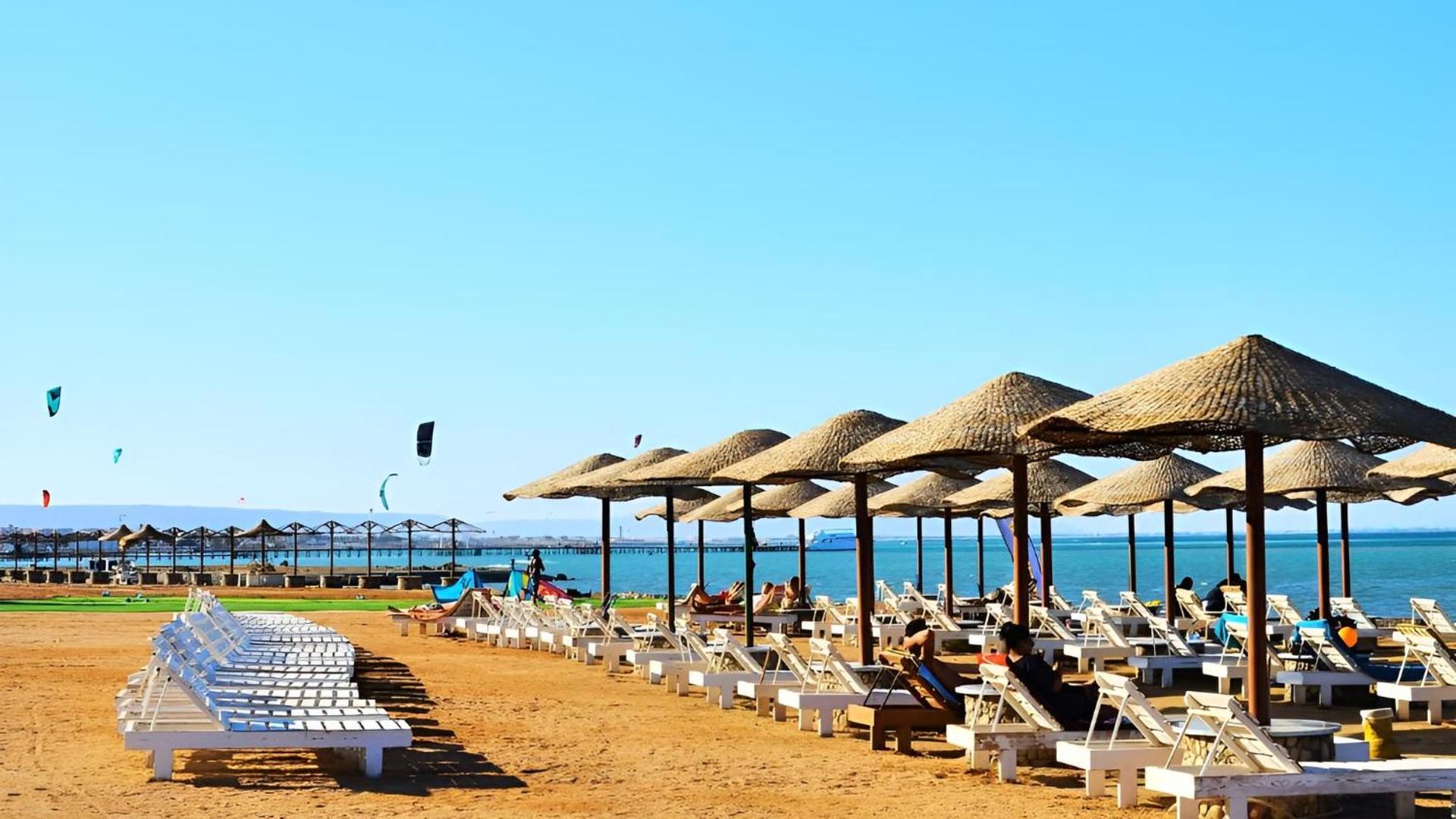 Queen T Suites All Inclusive resort - Photo 94