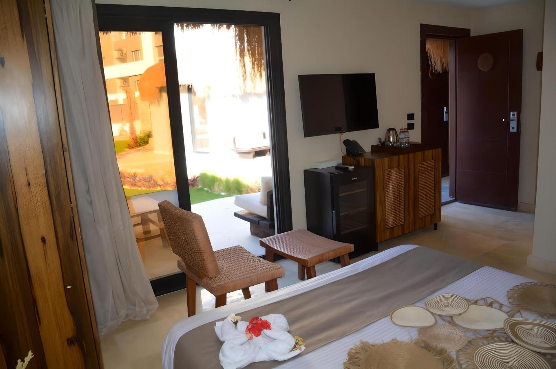 Queen T Suites All Inclusive resort - Photo 57