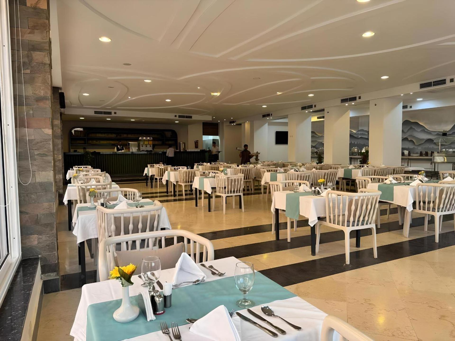 Queen T Suites All Inclusive resort - Photo 29