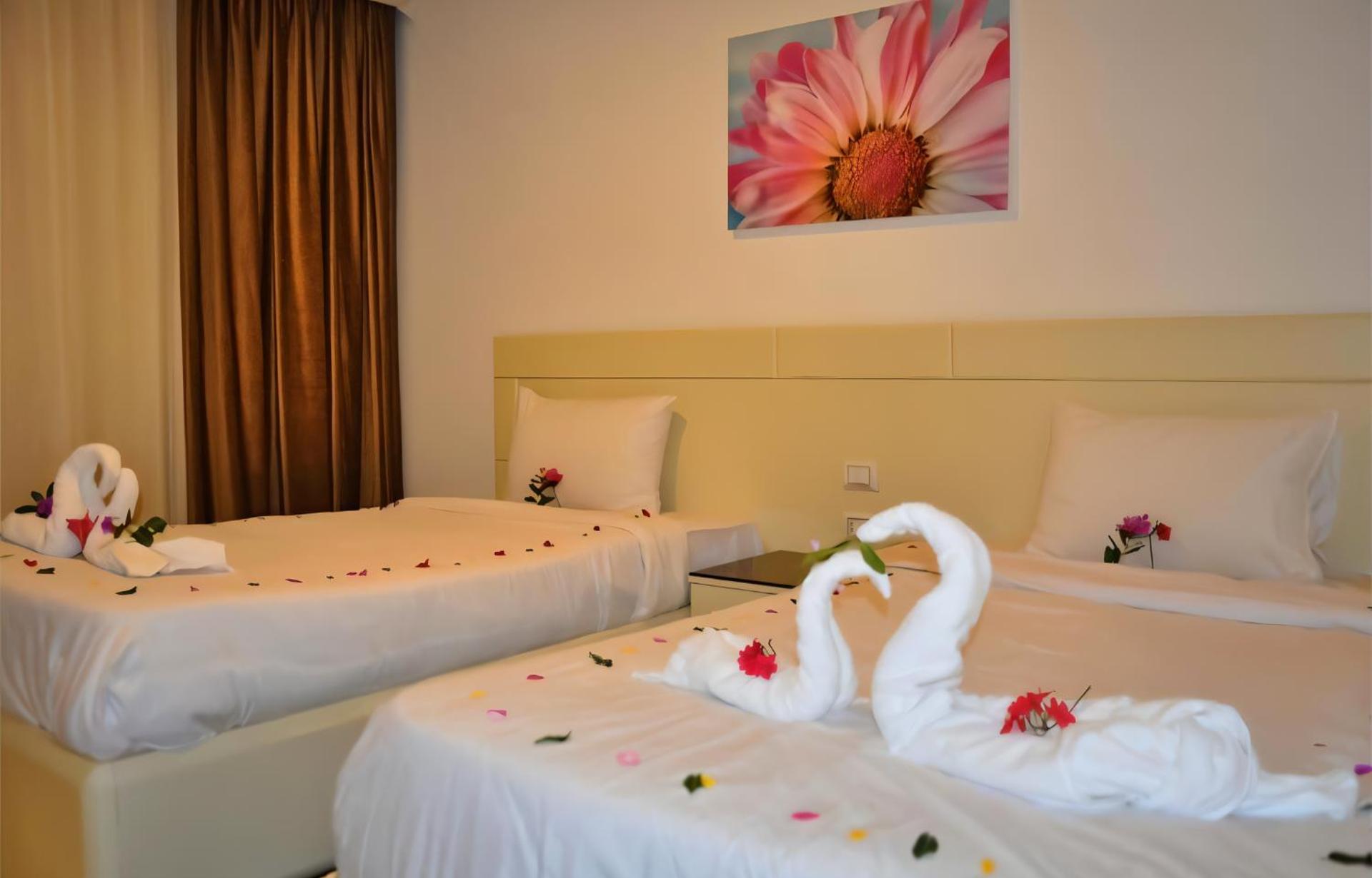 Queen T Suites All Inclusive resort - Photo 133