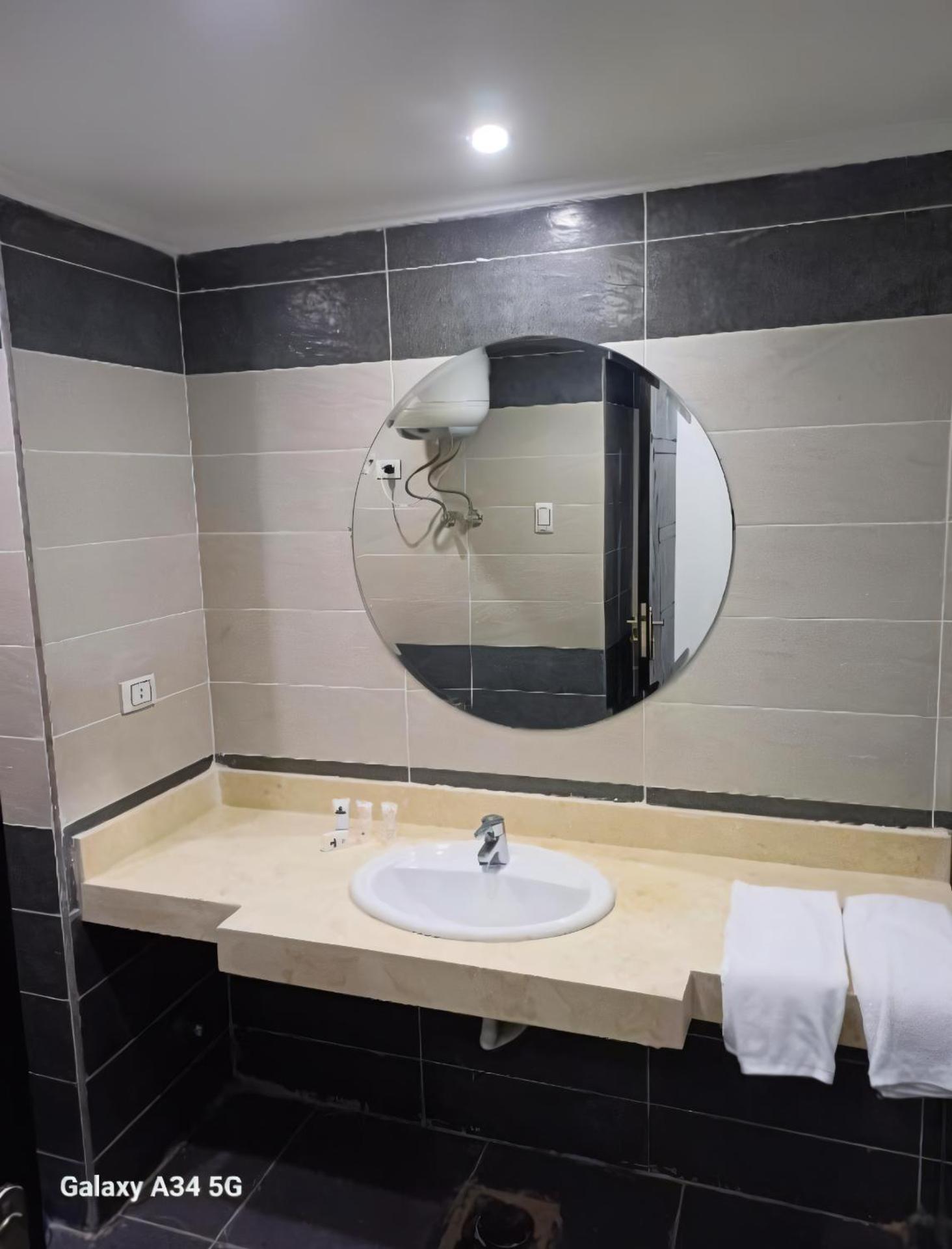 Queen T Suites All Inclusive resort - Photo 47