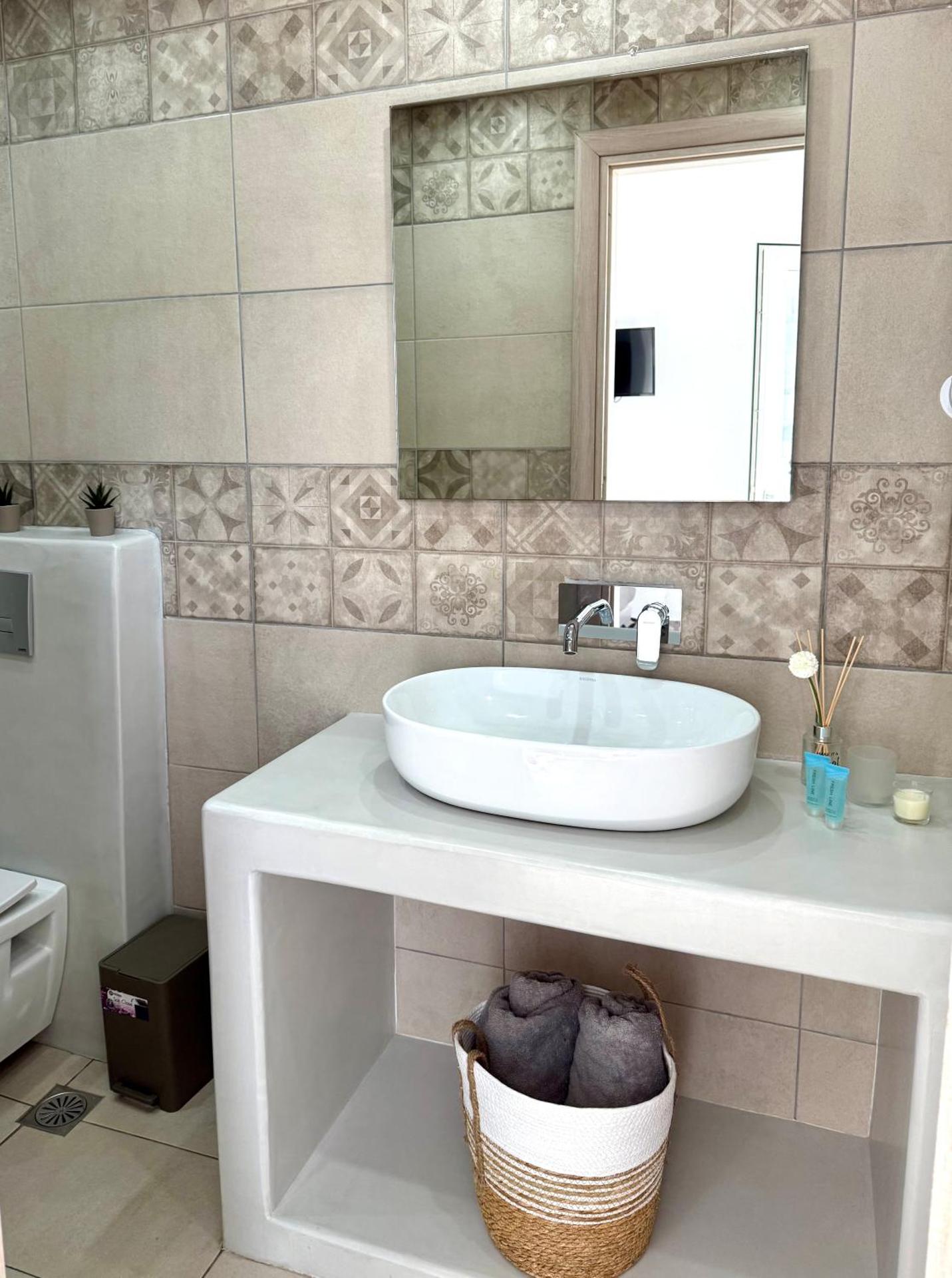 Fira Basement Studios - Photo 30