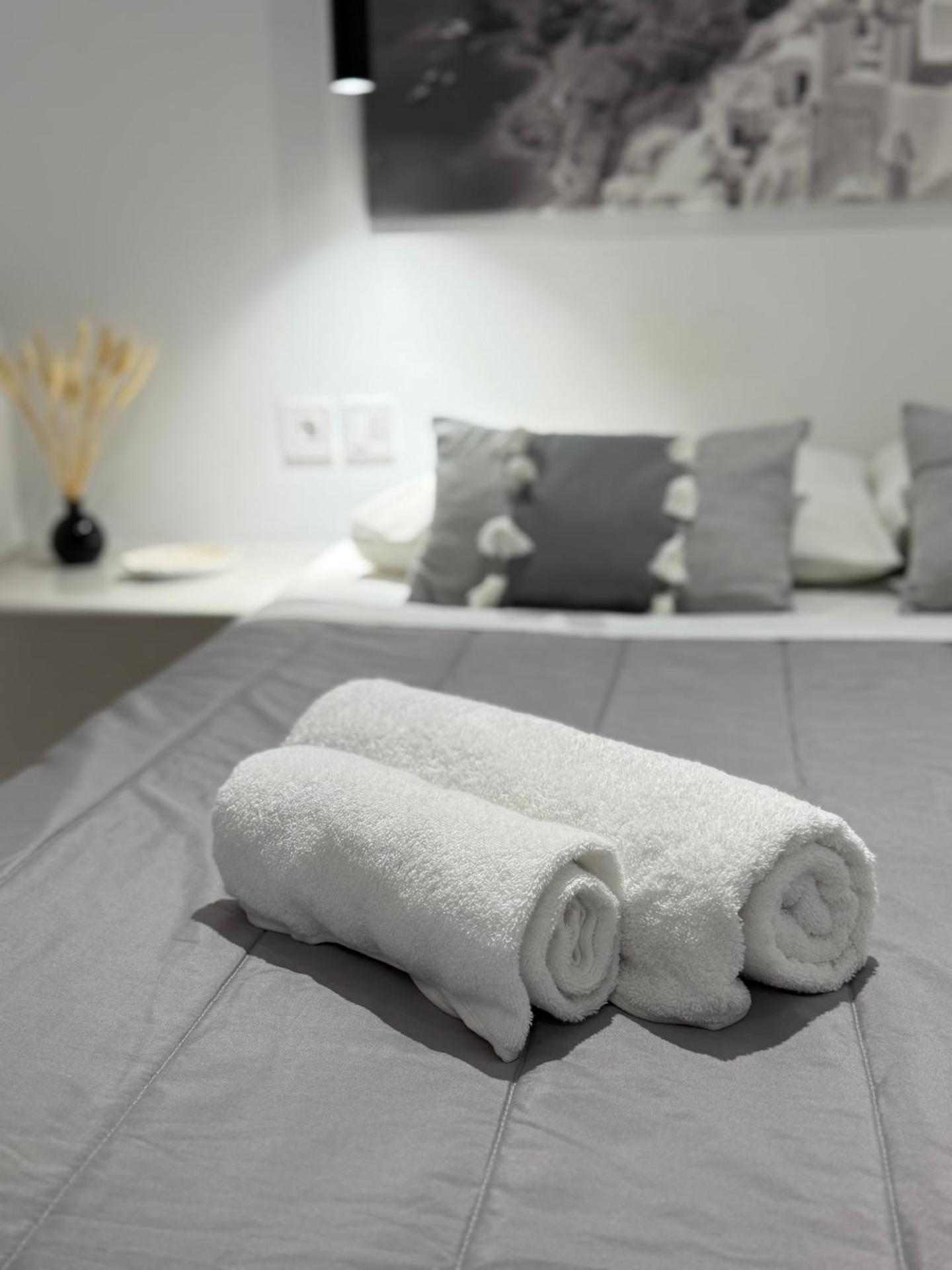 Fira Basement Studios - Photo 19