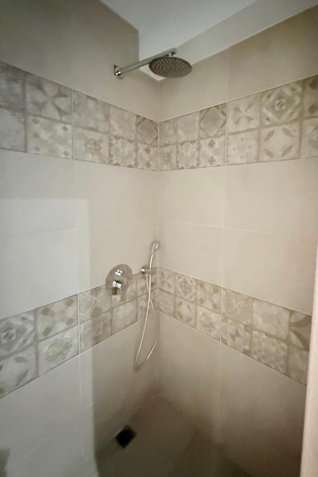 Fira Basement Studios - Photo 16