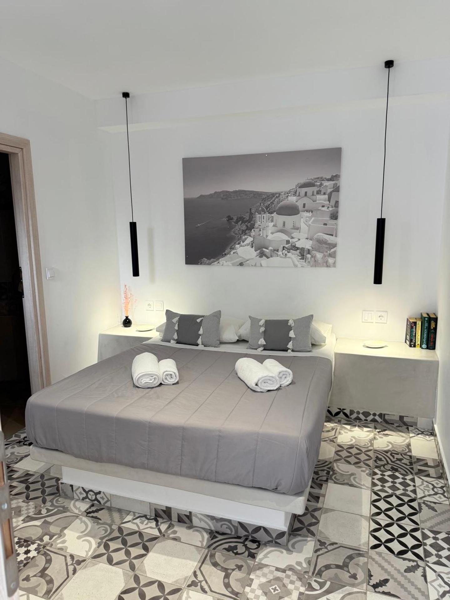 Fira Basement Studios - Photo 9