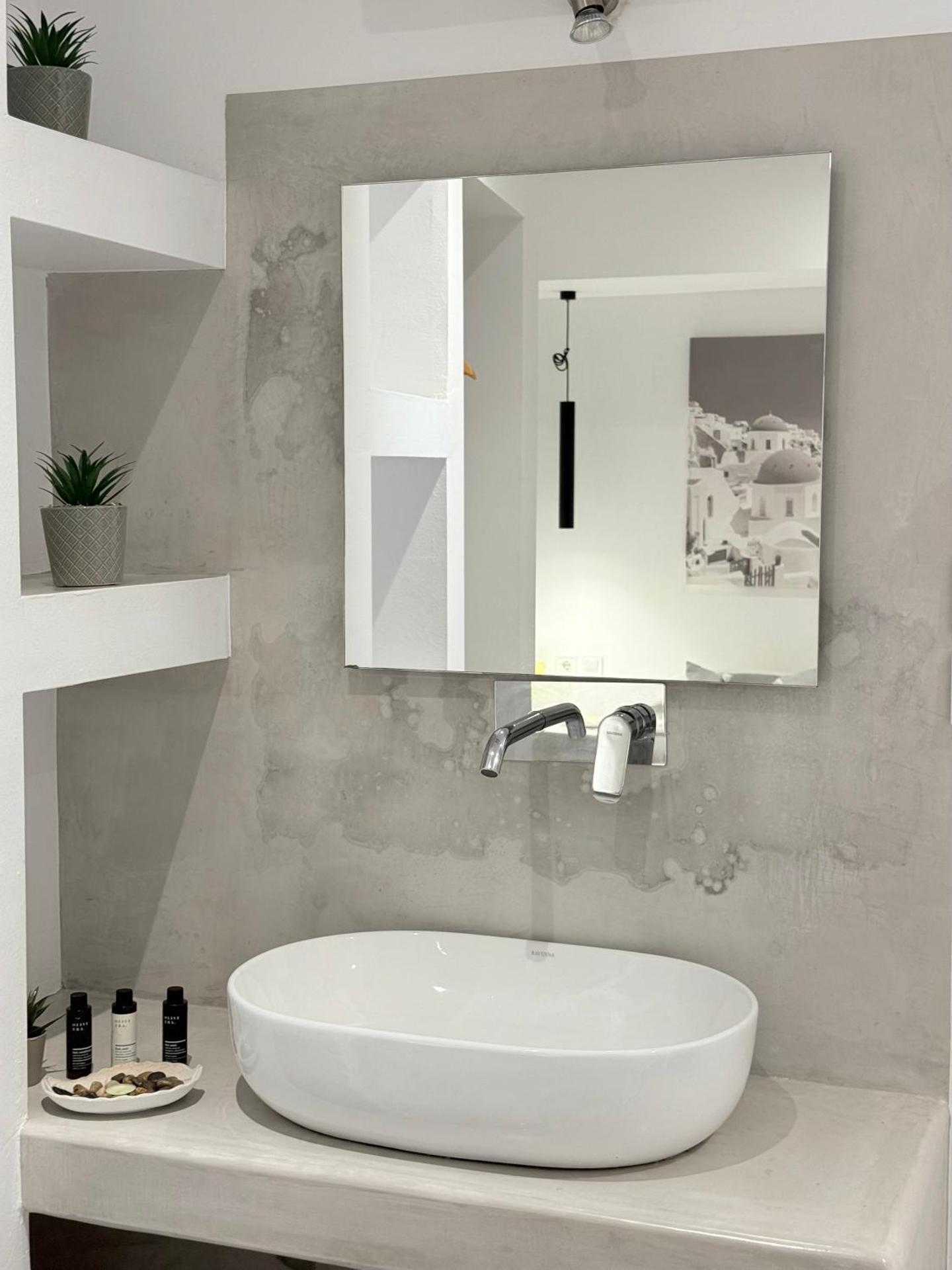 Fira Basement Studios - Photo 3