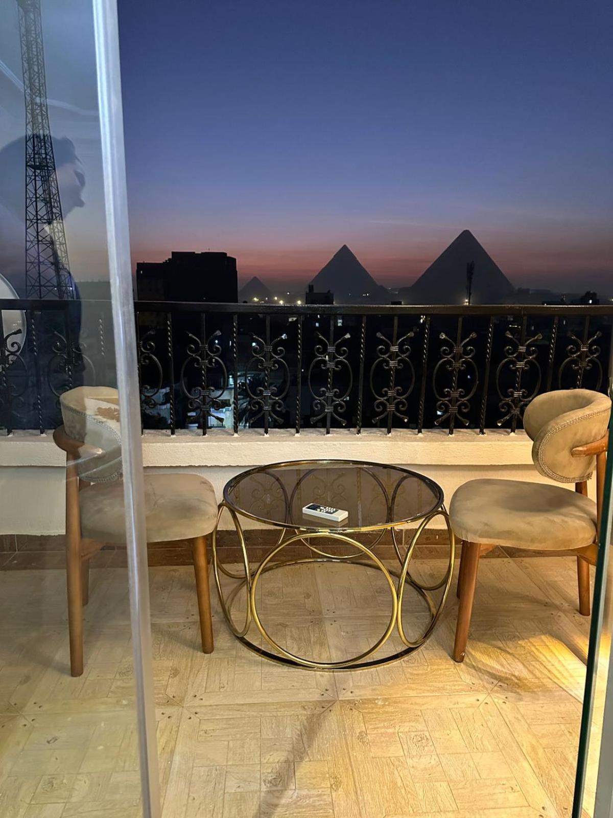 Three pyramids view & jacuzzi - Photo 56