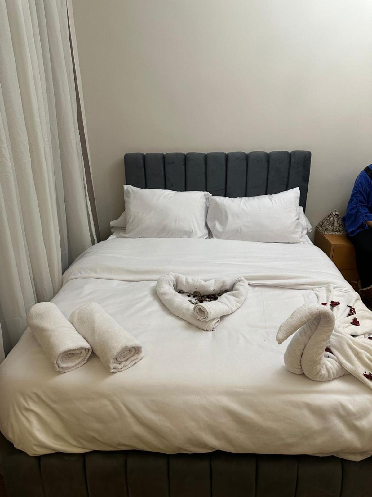 Three pyramids view & jacuzzi - Photo 60