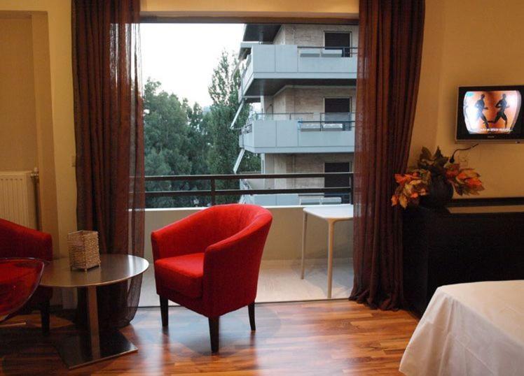 Athens Habitat - Photo 9