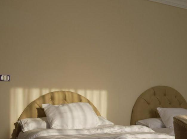 Three pyramids view & jacuzzi - Photo 16