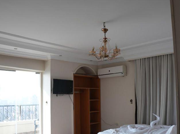 Three pyramids view & jacuzzi - Photo 65