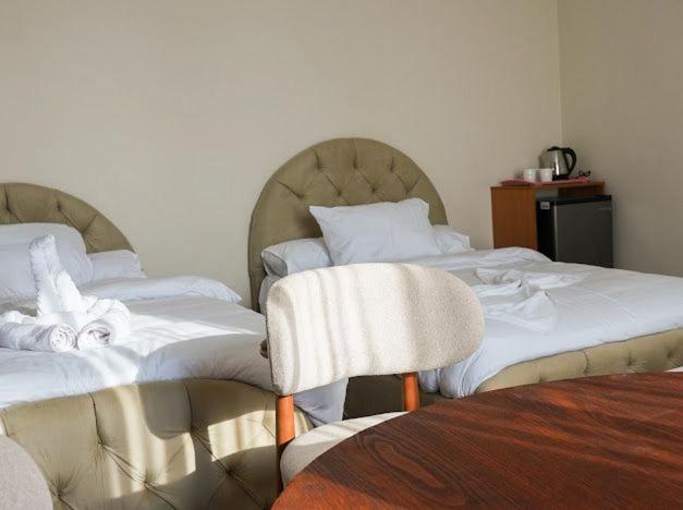 Three pyramids view & jacuzzi - Photo 14