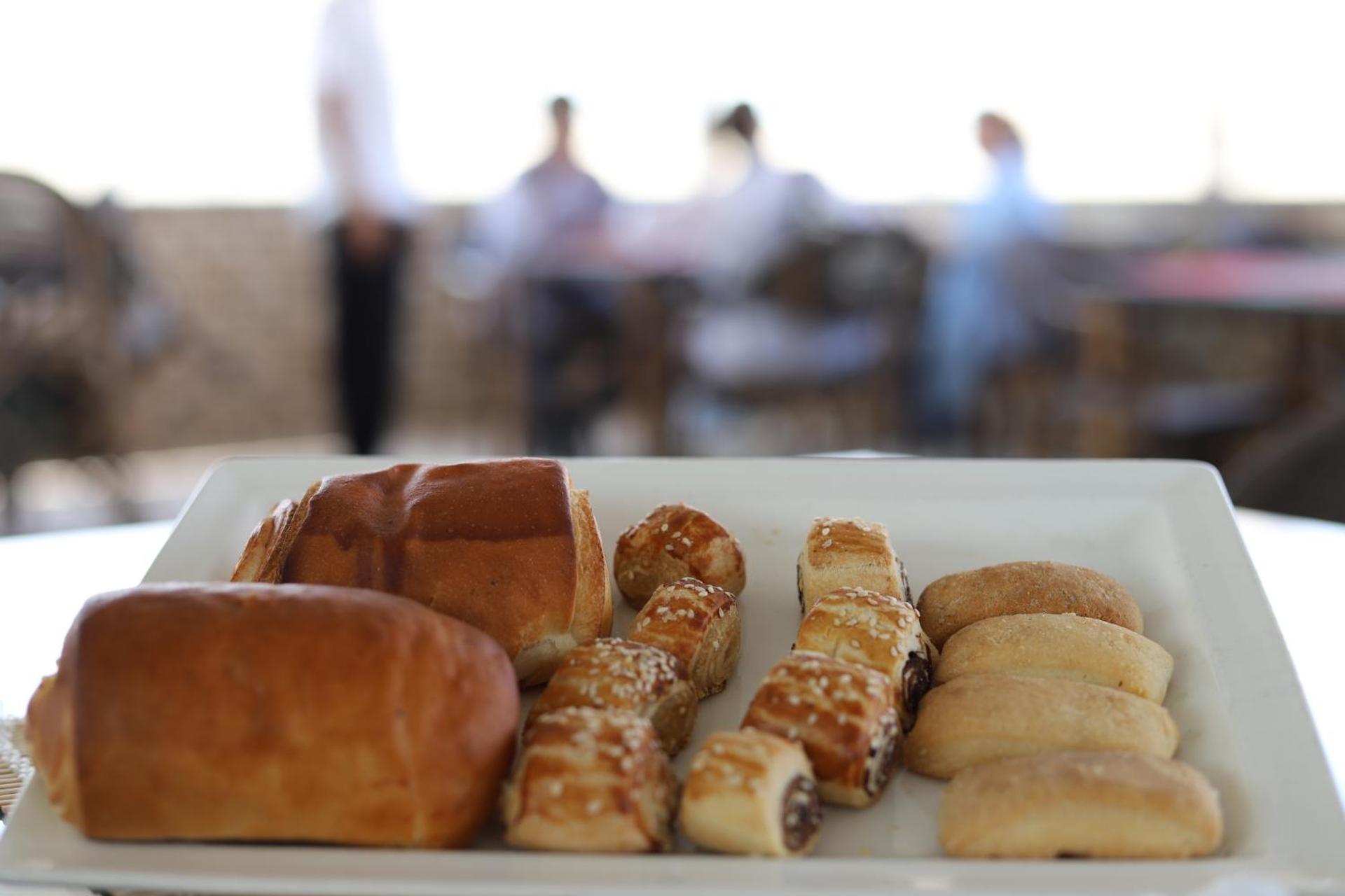 Ra Pyramids Inn - Photo 13