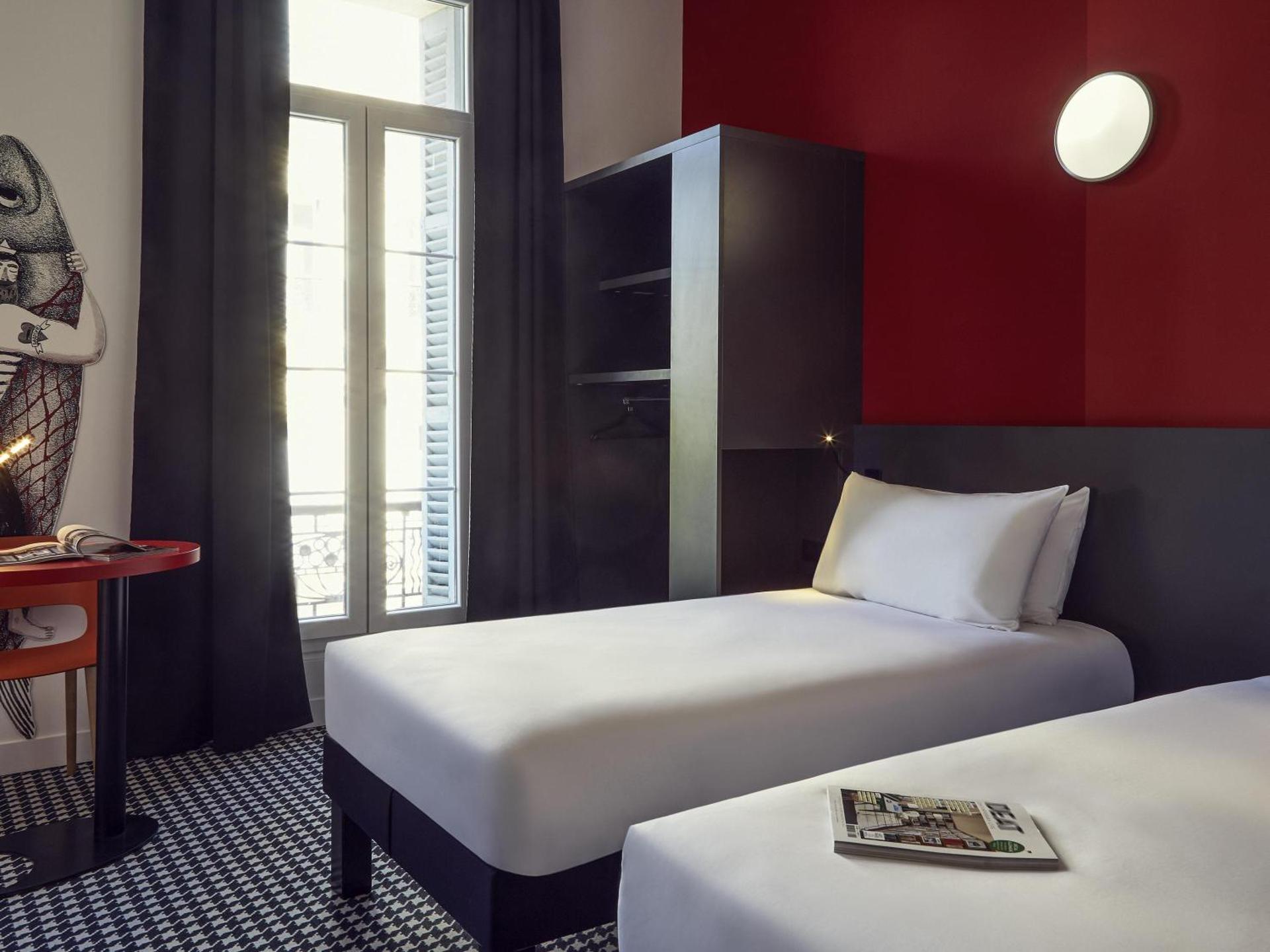 Standard Twin Room - Photo 3