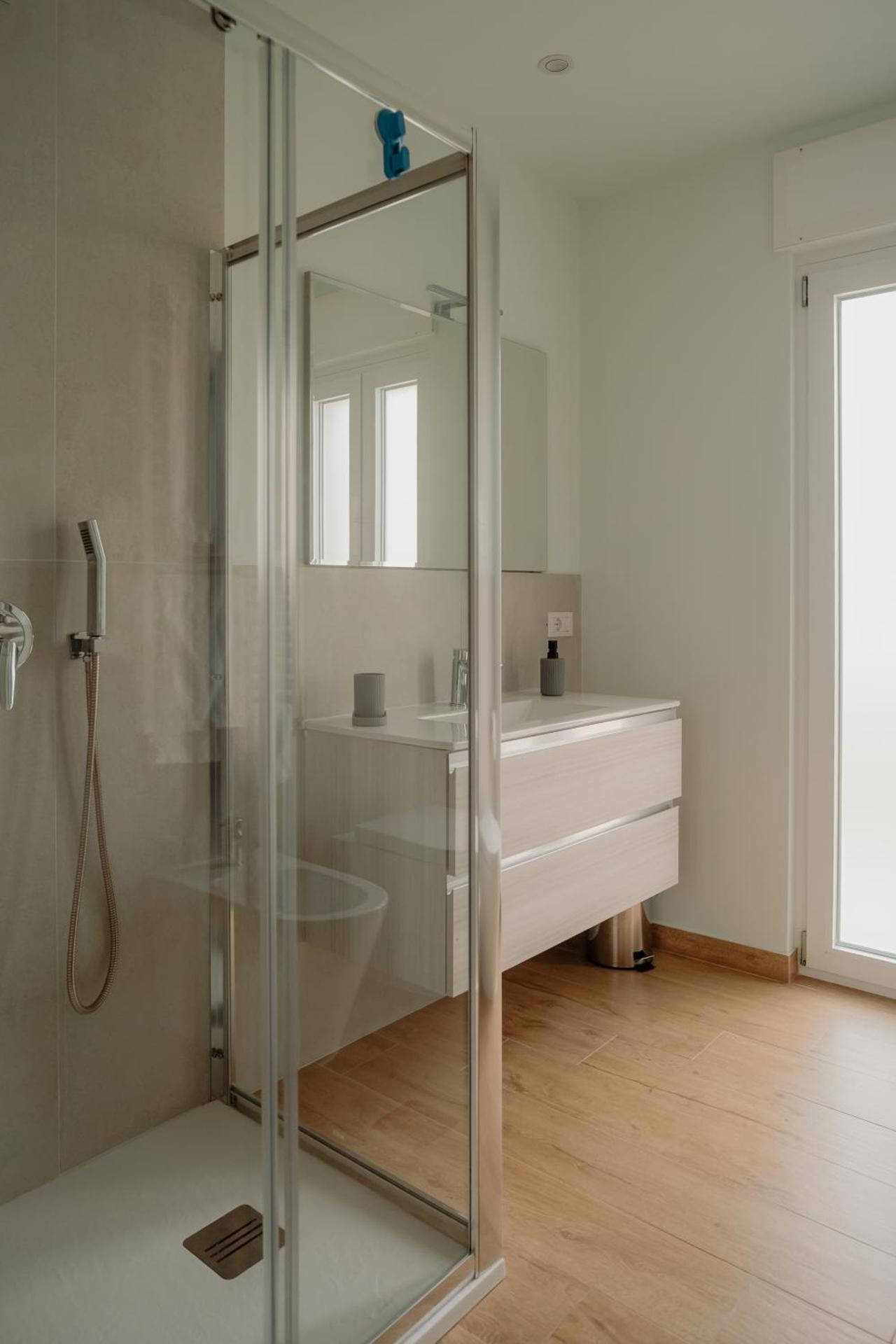 Sarina's apartment - Photo 7