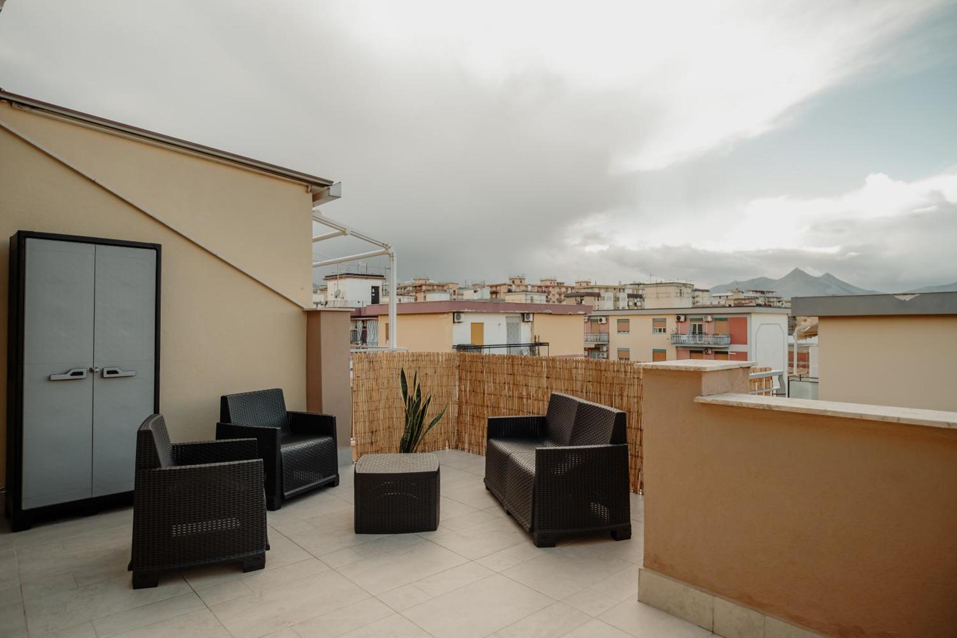 Sarina's apartment - Photo 5