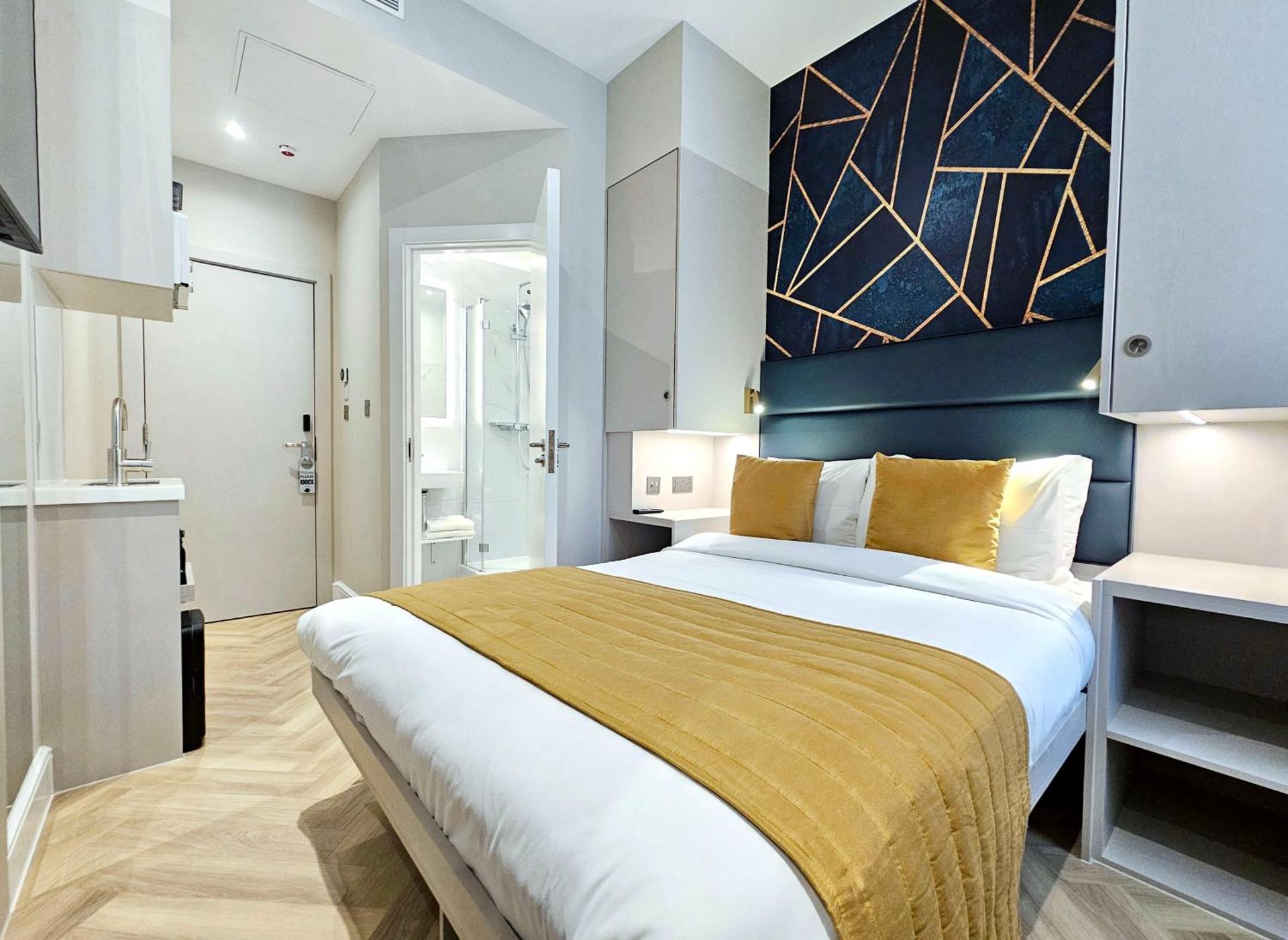 Double Studio (Lower Ground floor)