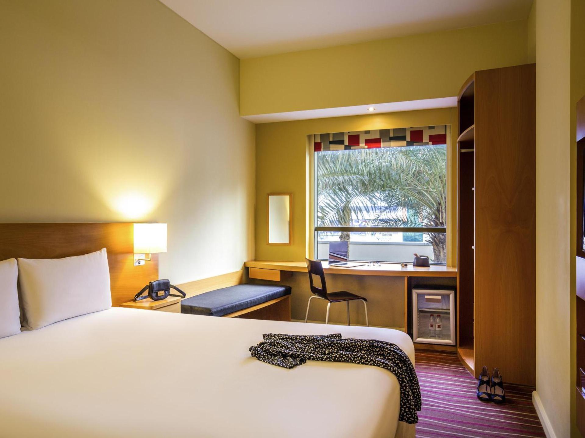 ibis Mall Avenue Dubai - Photo 38