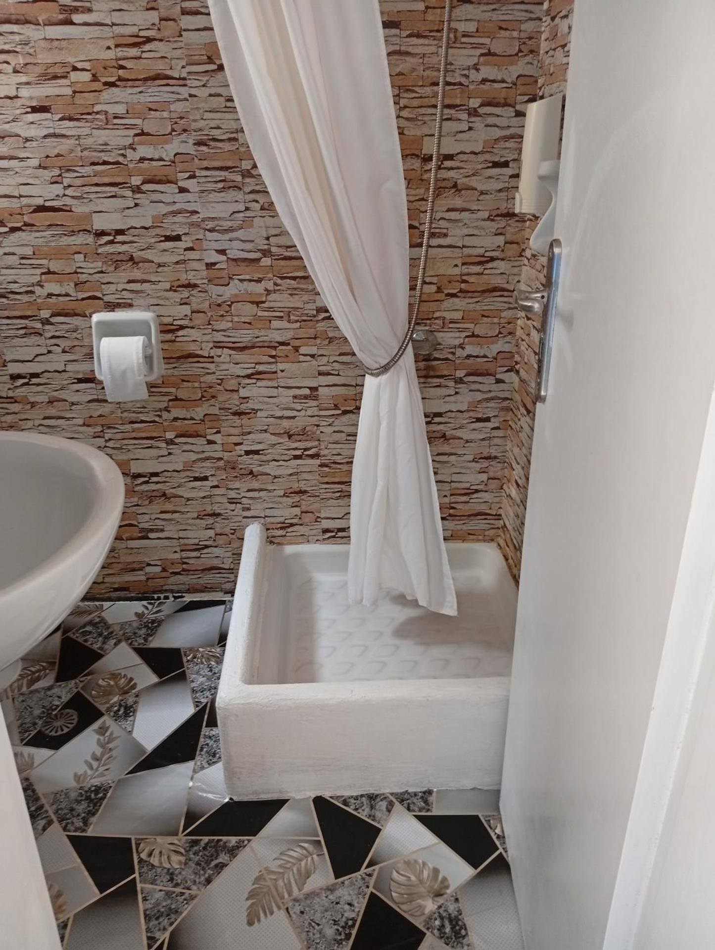 The Best - Photo 202