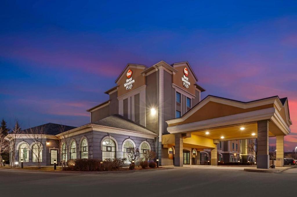 Best Western Plus Executive Inn - Photo 3