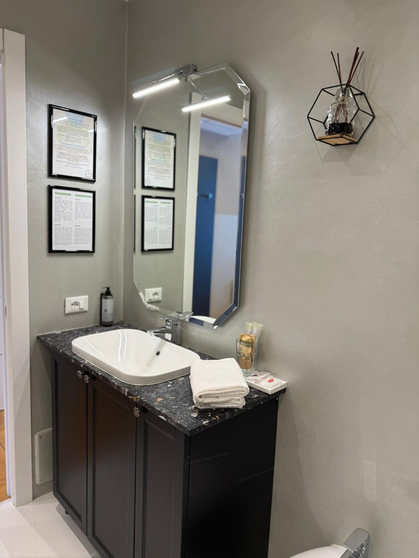 Mazzini Suites - Photo 5