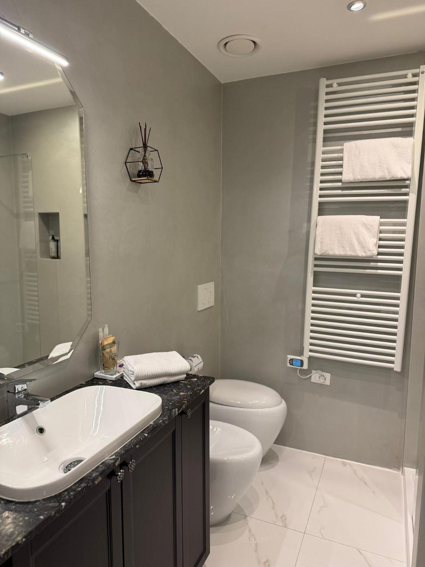 Mazzini Suites - Photo 8