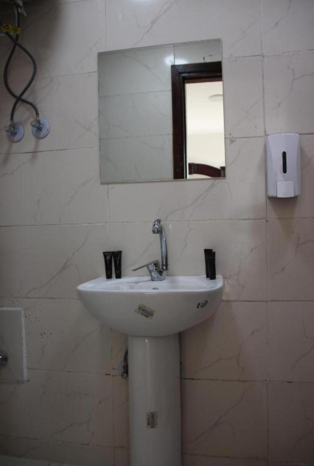 Classic Pyramids inn - Photo 16