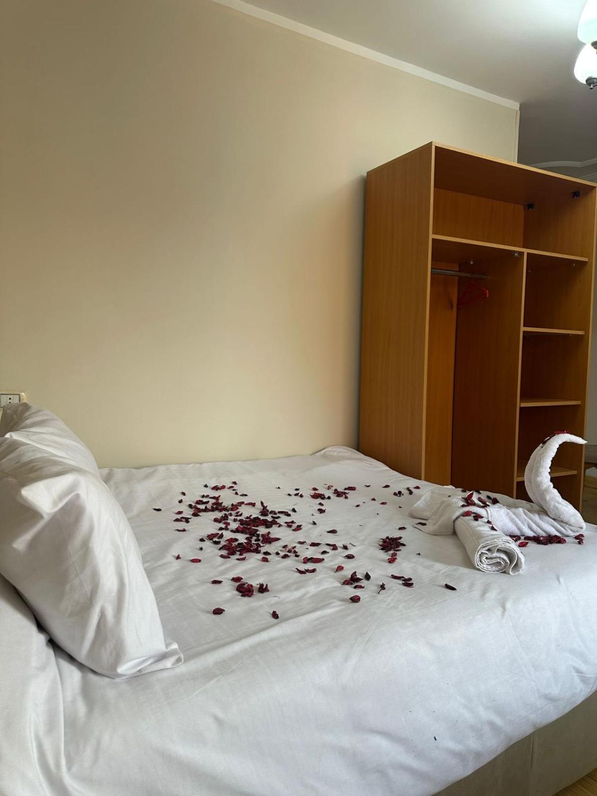 Three pyramids view & jacuzzi - Photo 85