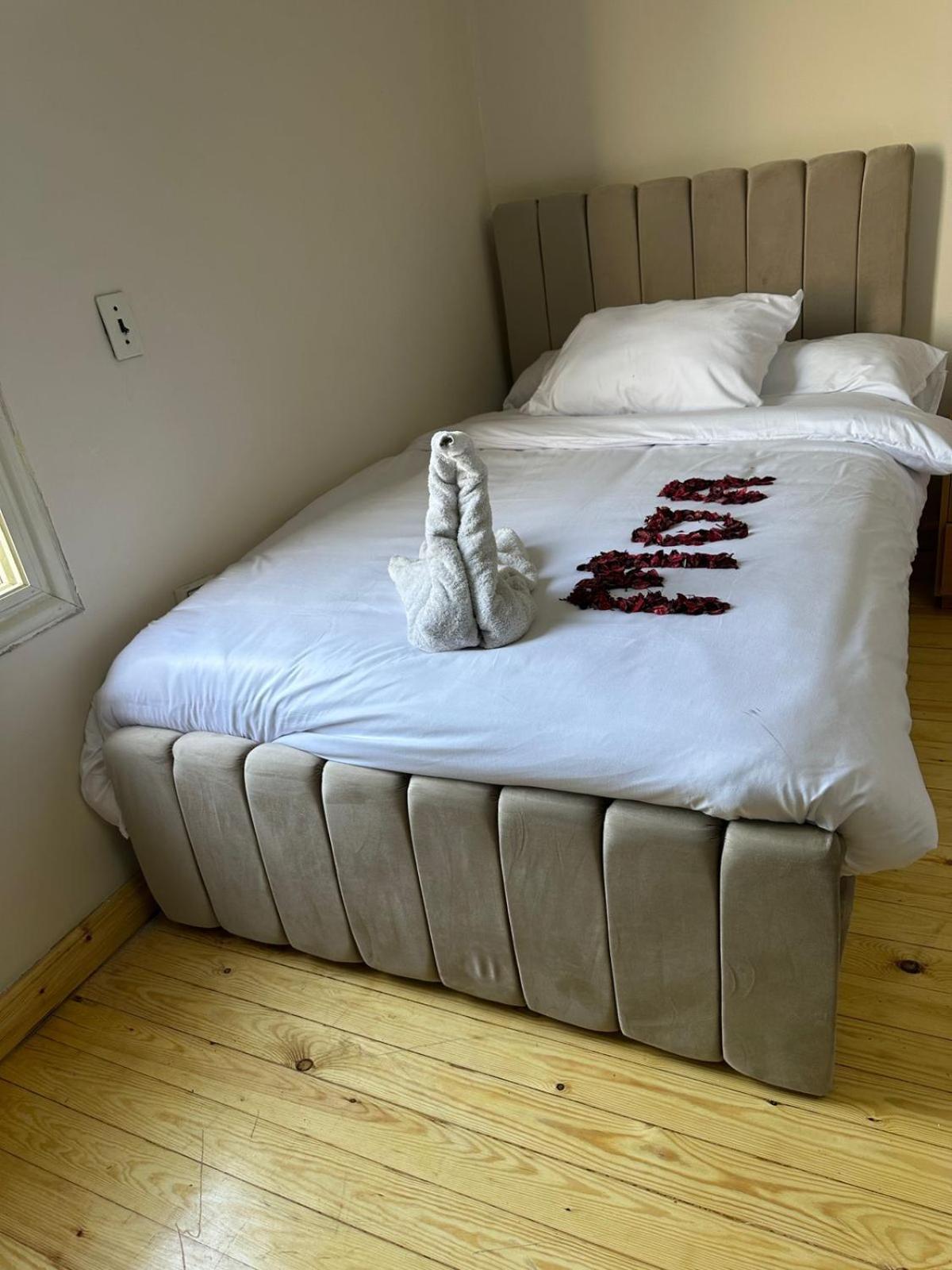 Three pyramids view & jacuzzi - Photo 86