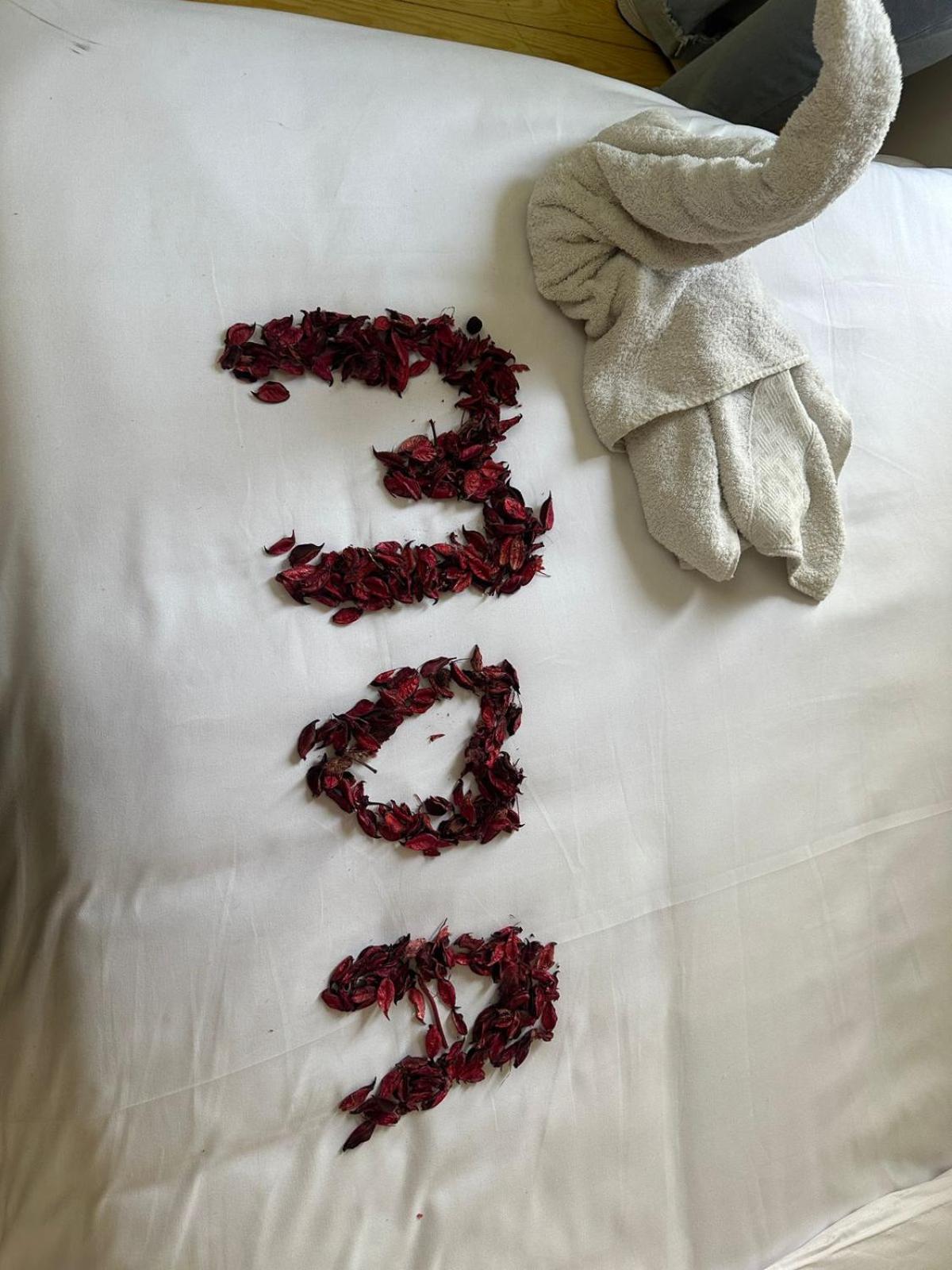 Three pyramids view & jacuzzi - Photo 93