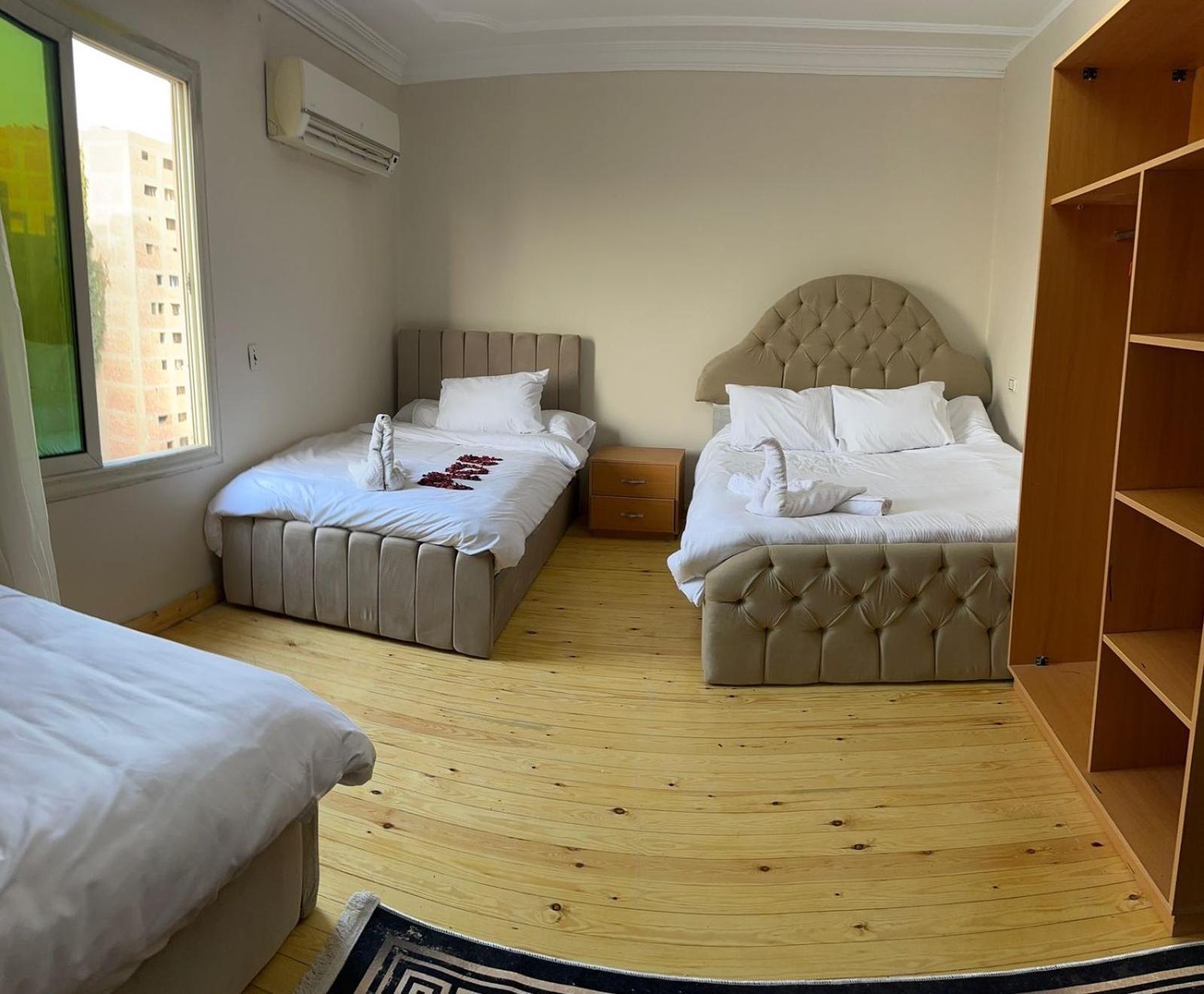 Three pyramids view & jacuzzi - Photo 92