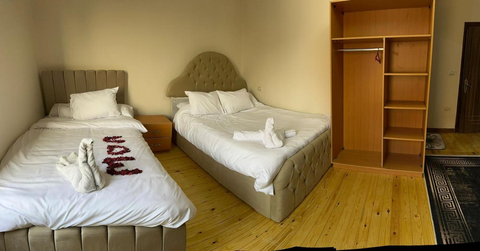 Three pyramids view & jacuzzi - Photo 107