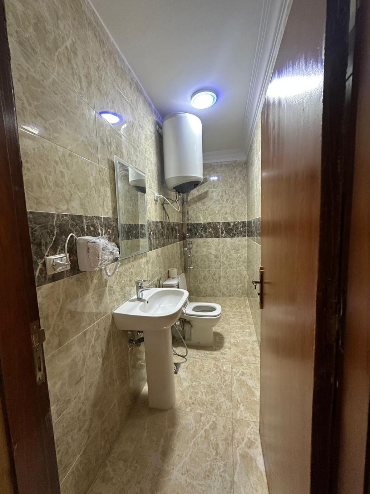 Three pyramids view & jacuzzi - Photo 117