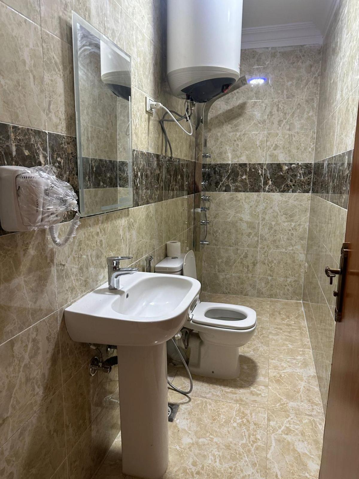 Three pyramids view & jacuzzi - Photo 113