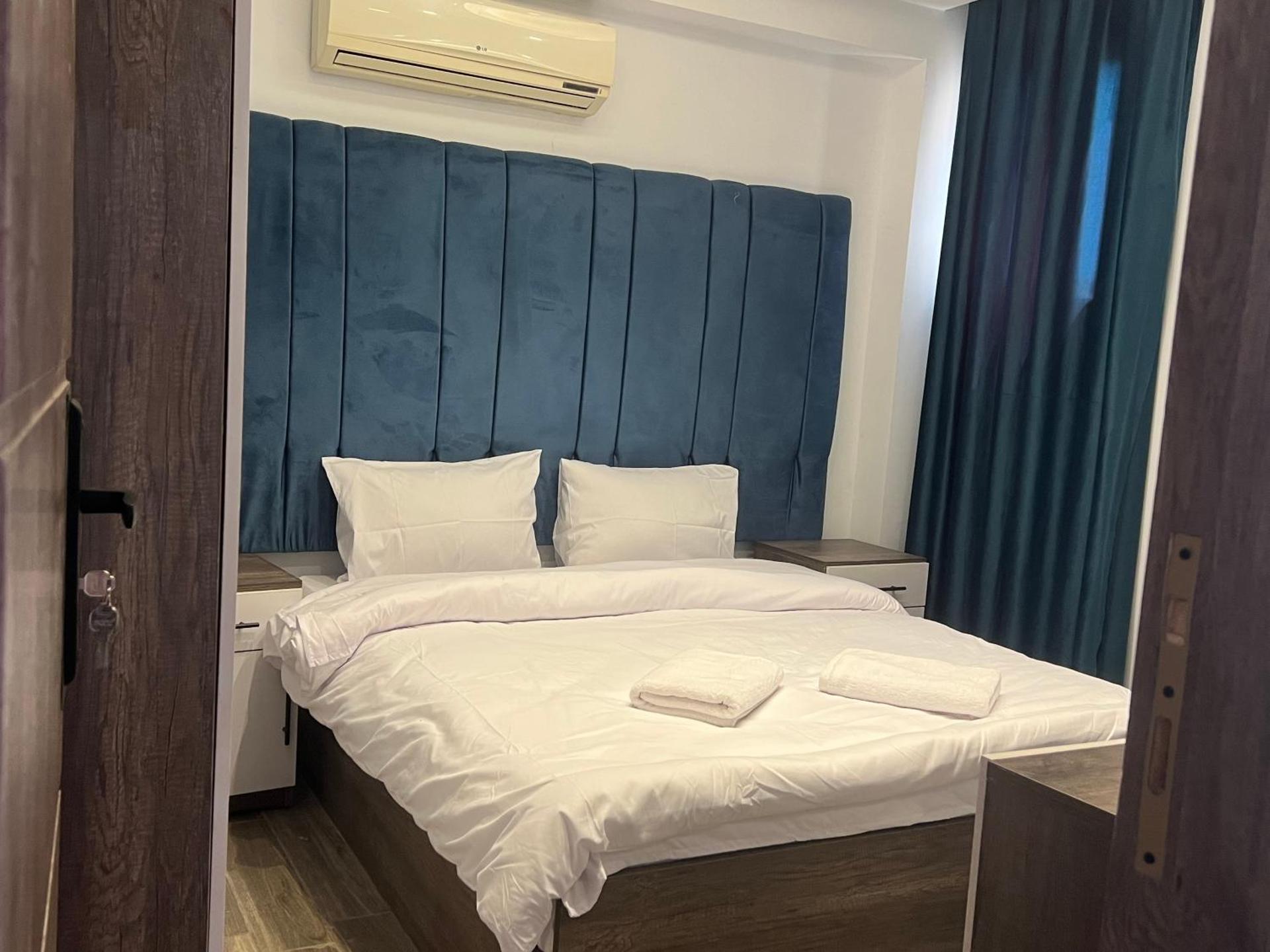 Gold pyramids view - Photo 5