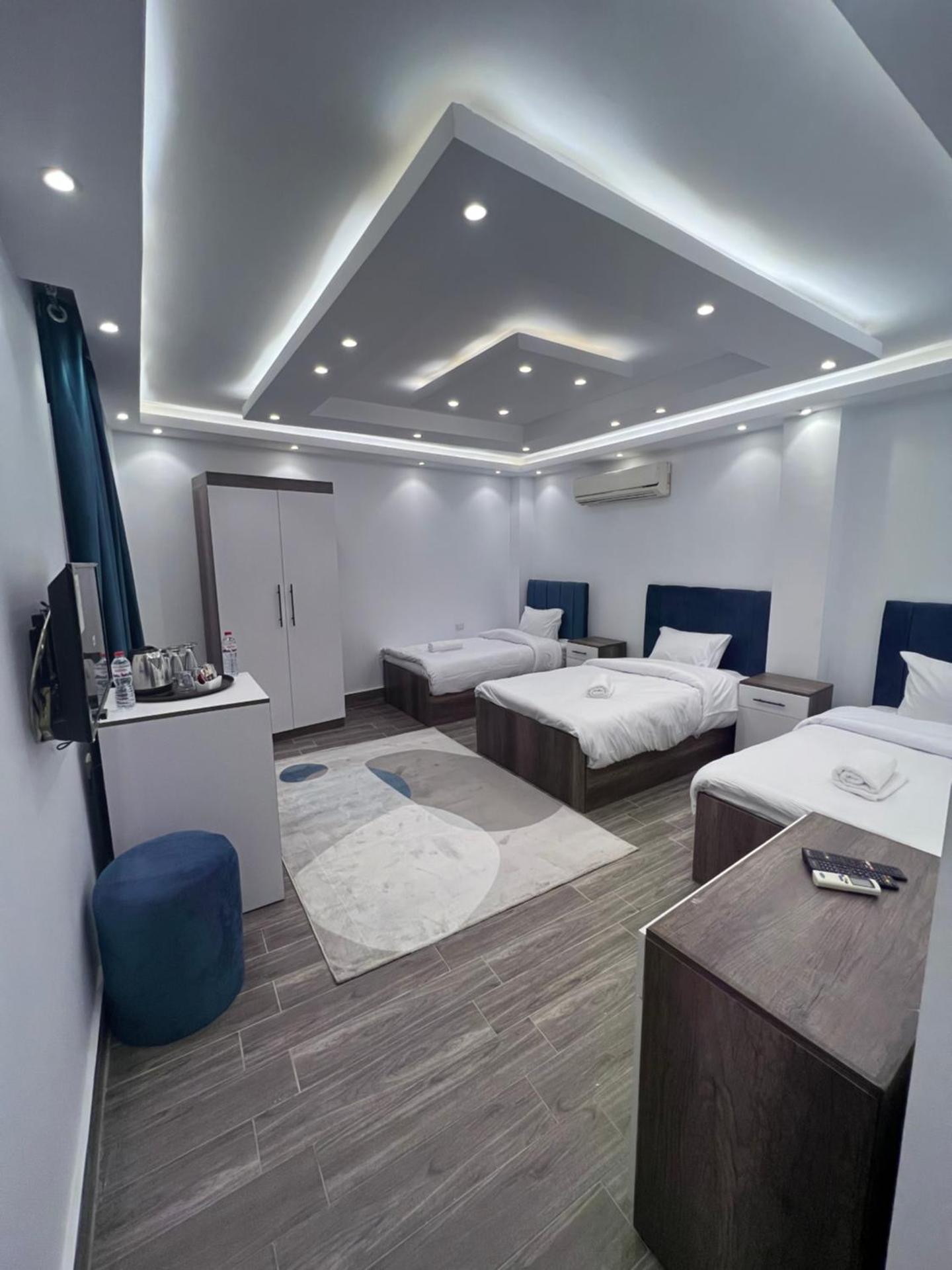 Gold pyramids view - Photo 37